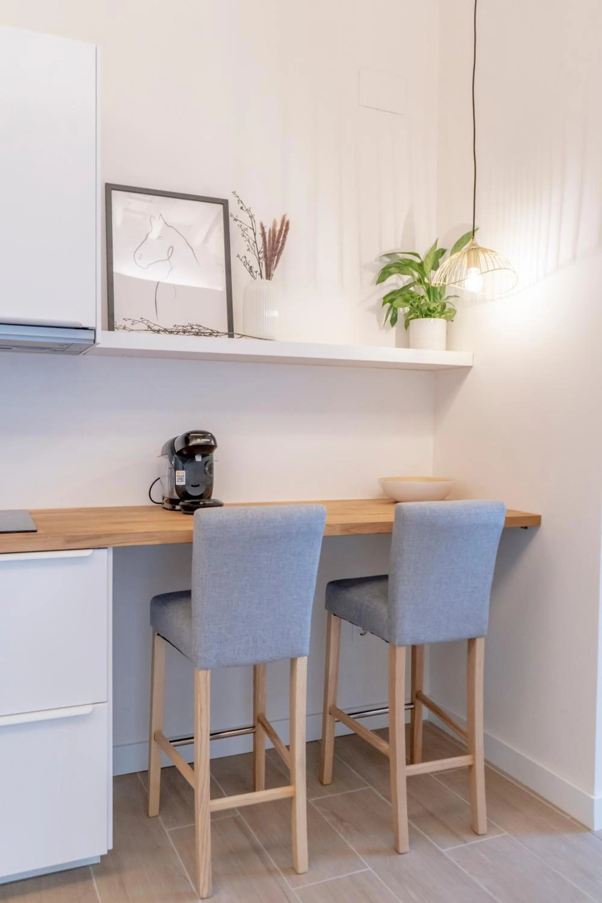 Kitchen or kitchenette in Suites Alfonso X