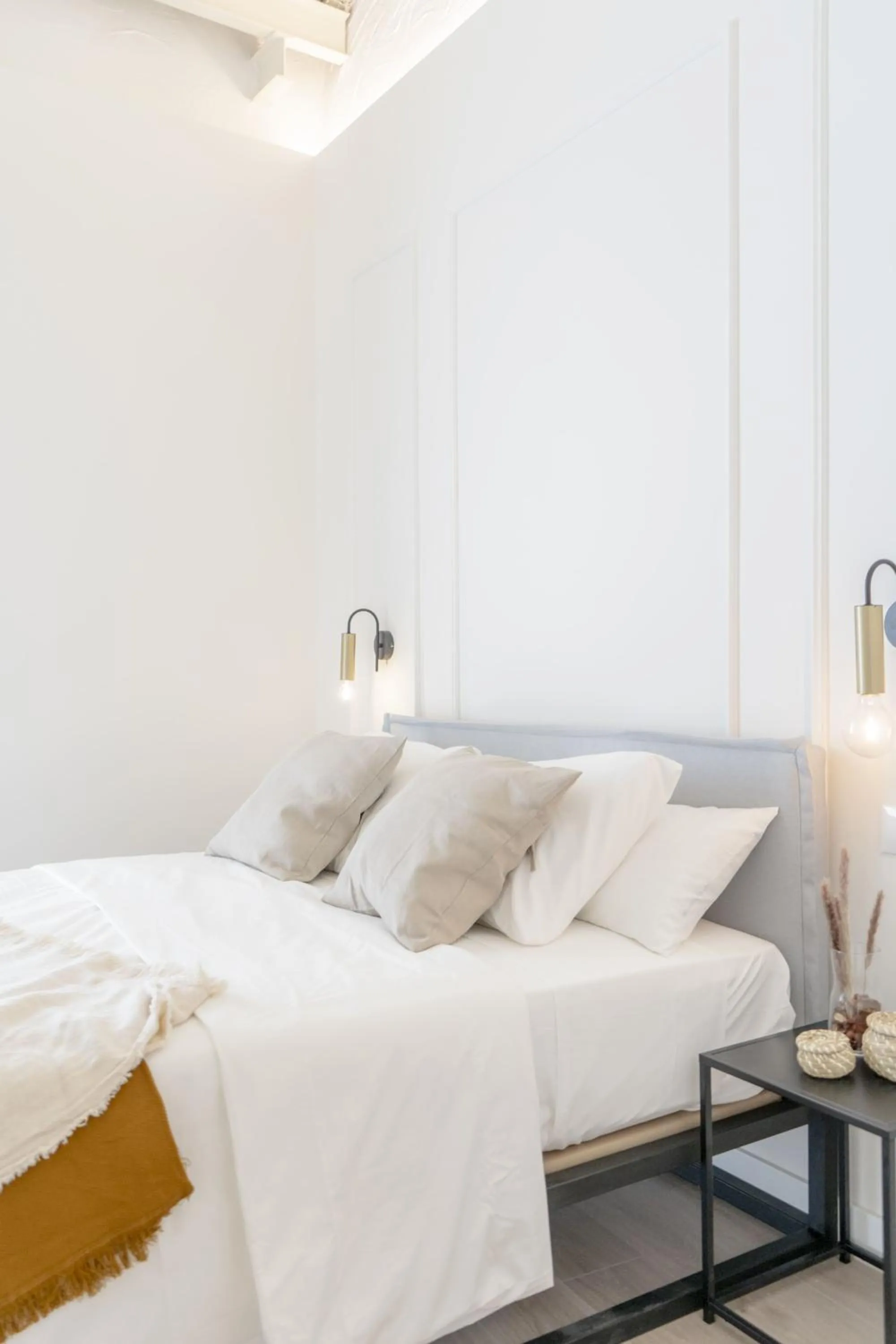 Bed in Suites Alfonso X