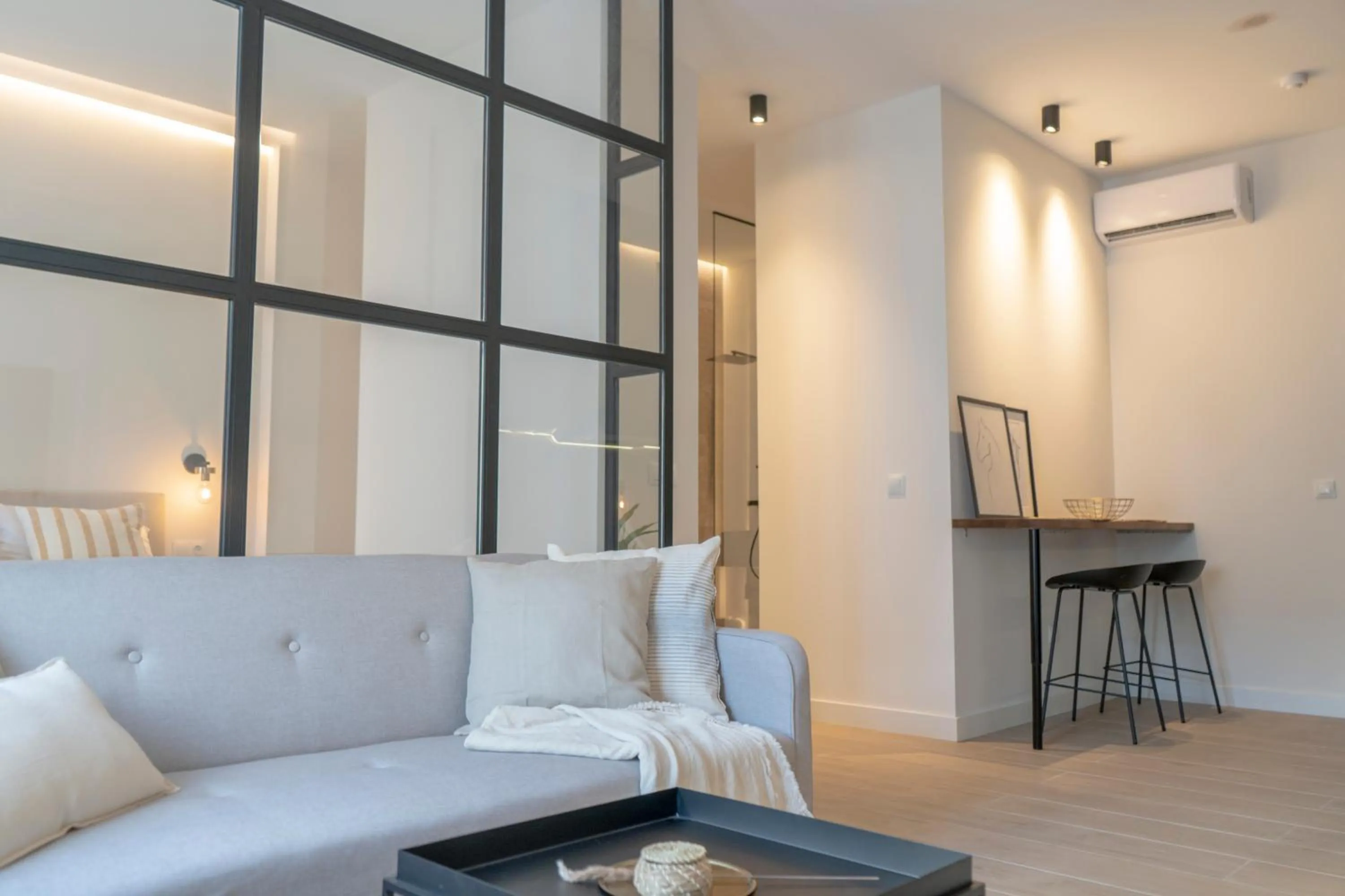 Photo of the whole room in Suites Alfonso X