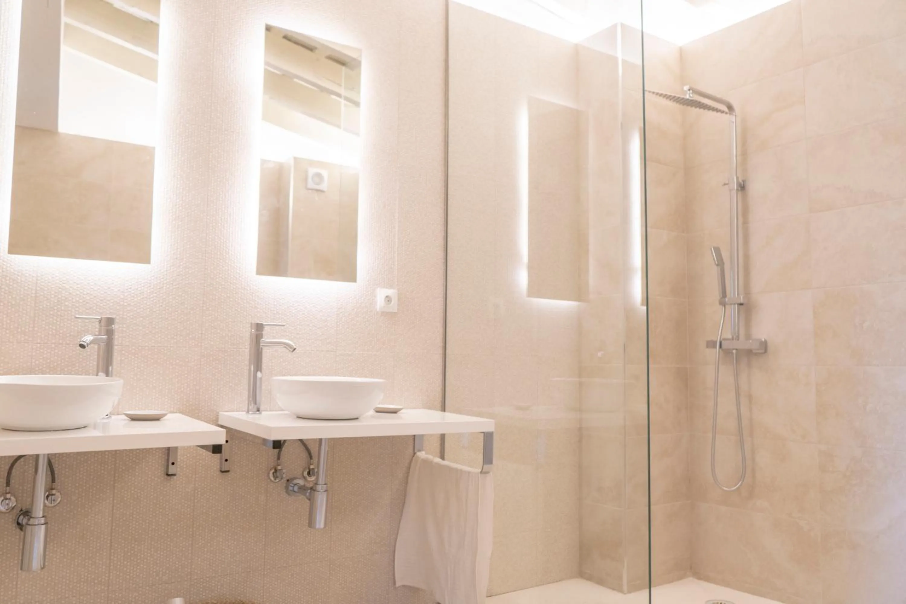 Shower in Suites Alfonso X