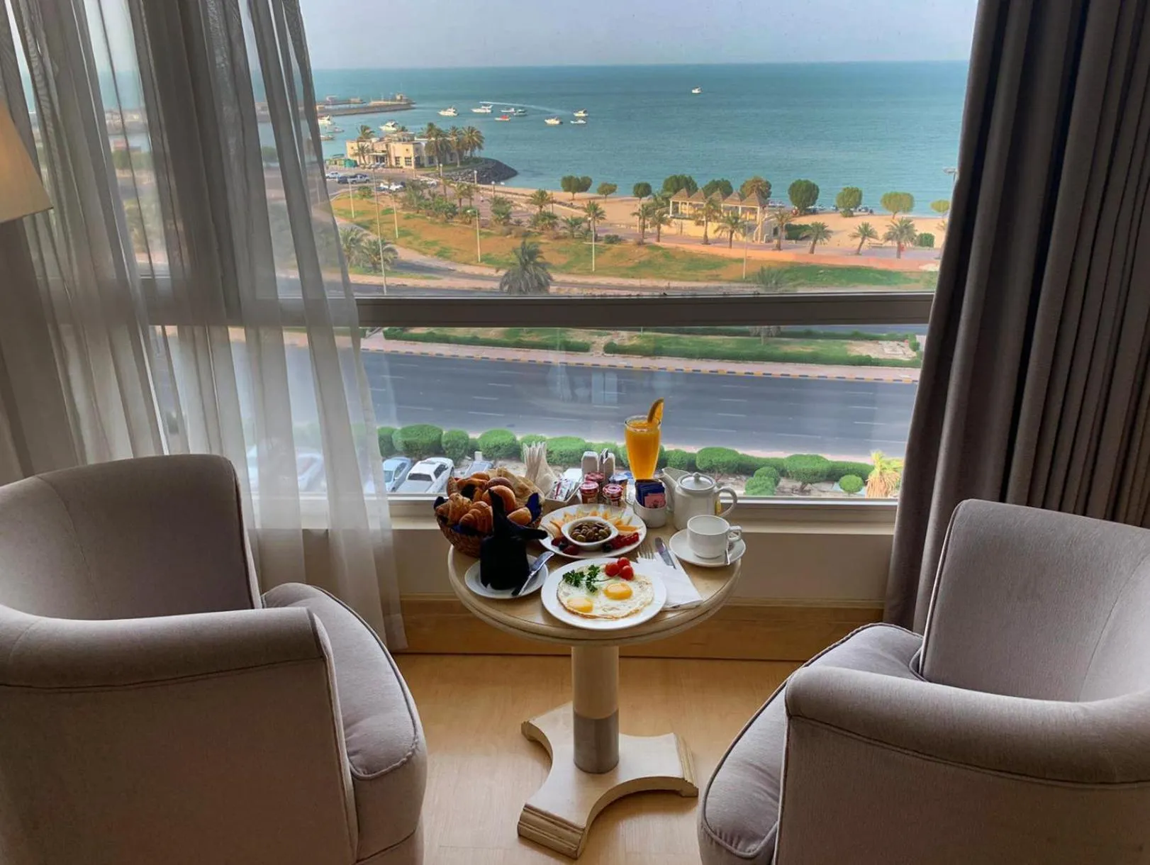 Food and drinks in Le Royal Hotel