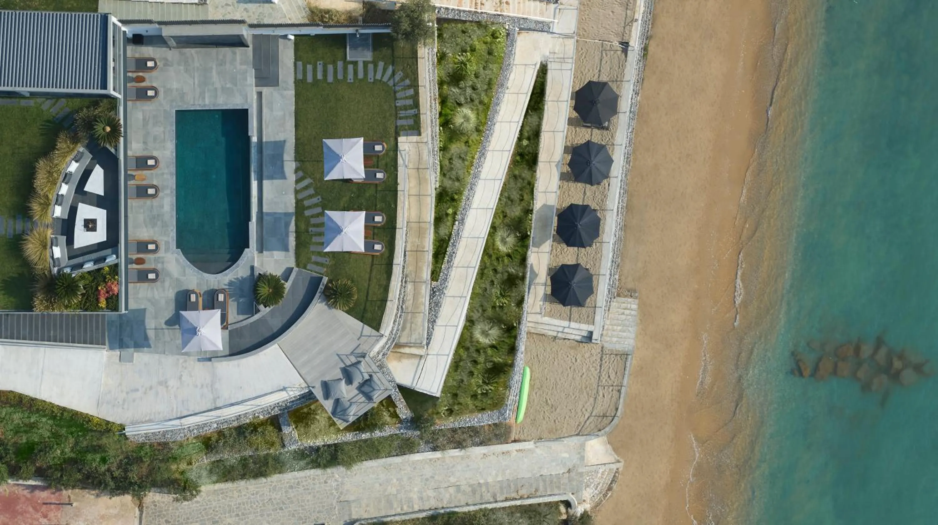 Day in Villa OMNIA - Luxury Bound on Earth