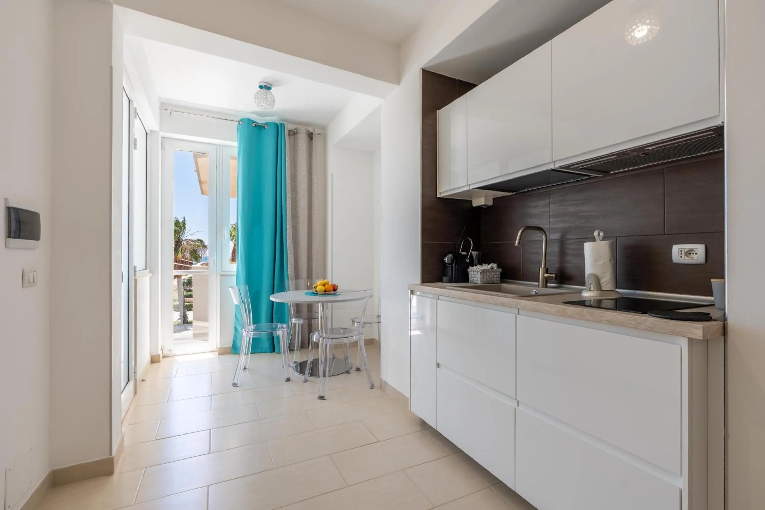 MADAGÌ Beachfront Apartments