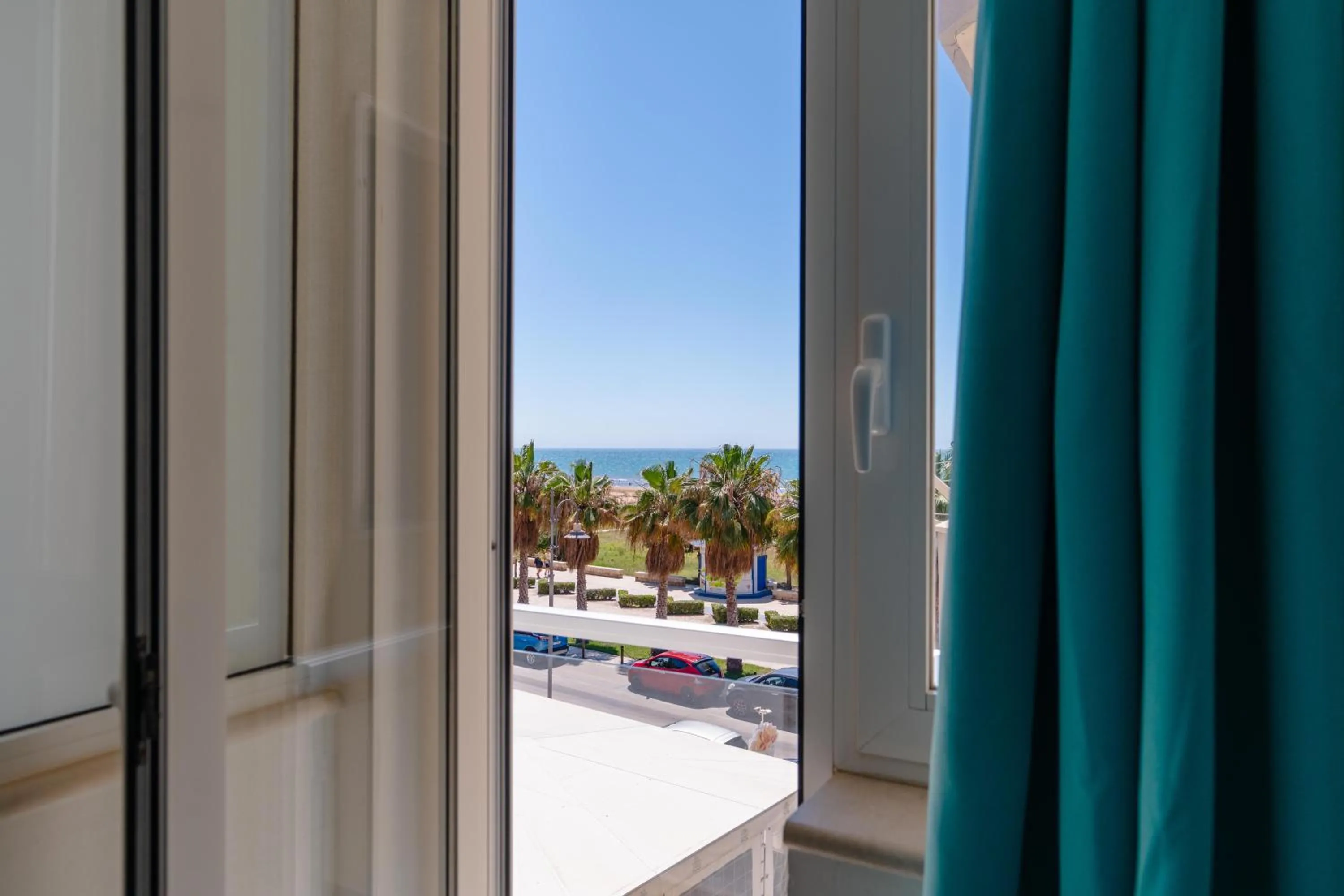 MADAGÌ Beachfront Apartments