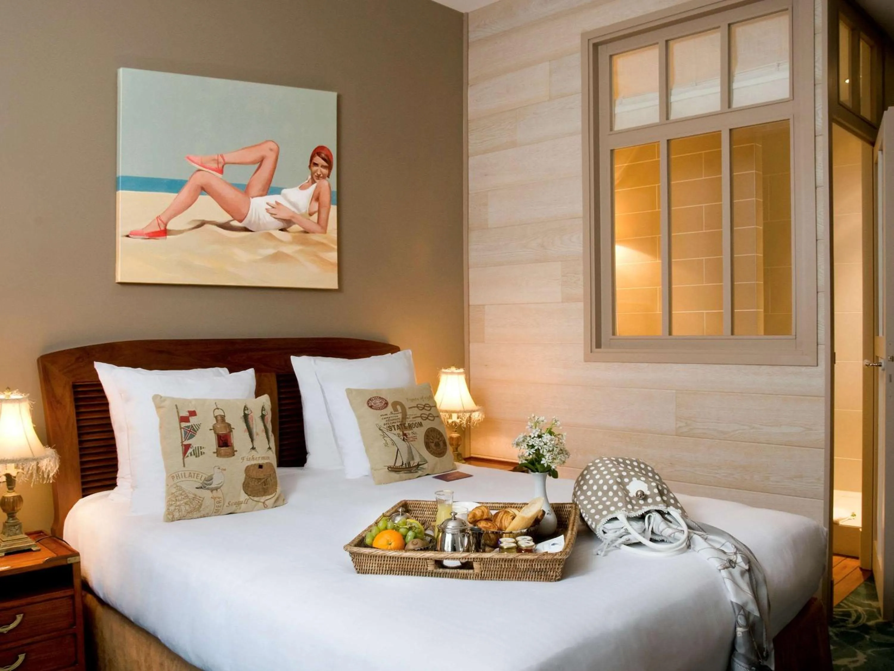 Photo of the whole room, Bed in Royal Emeraude Hotel Dinard - MGallery Collection