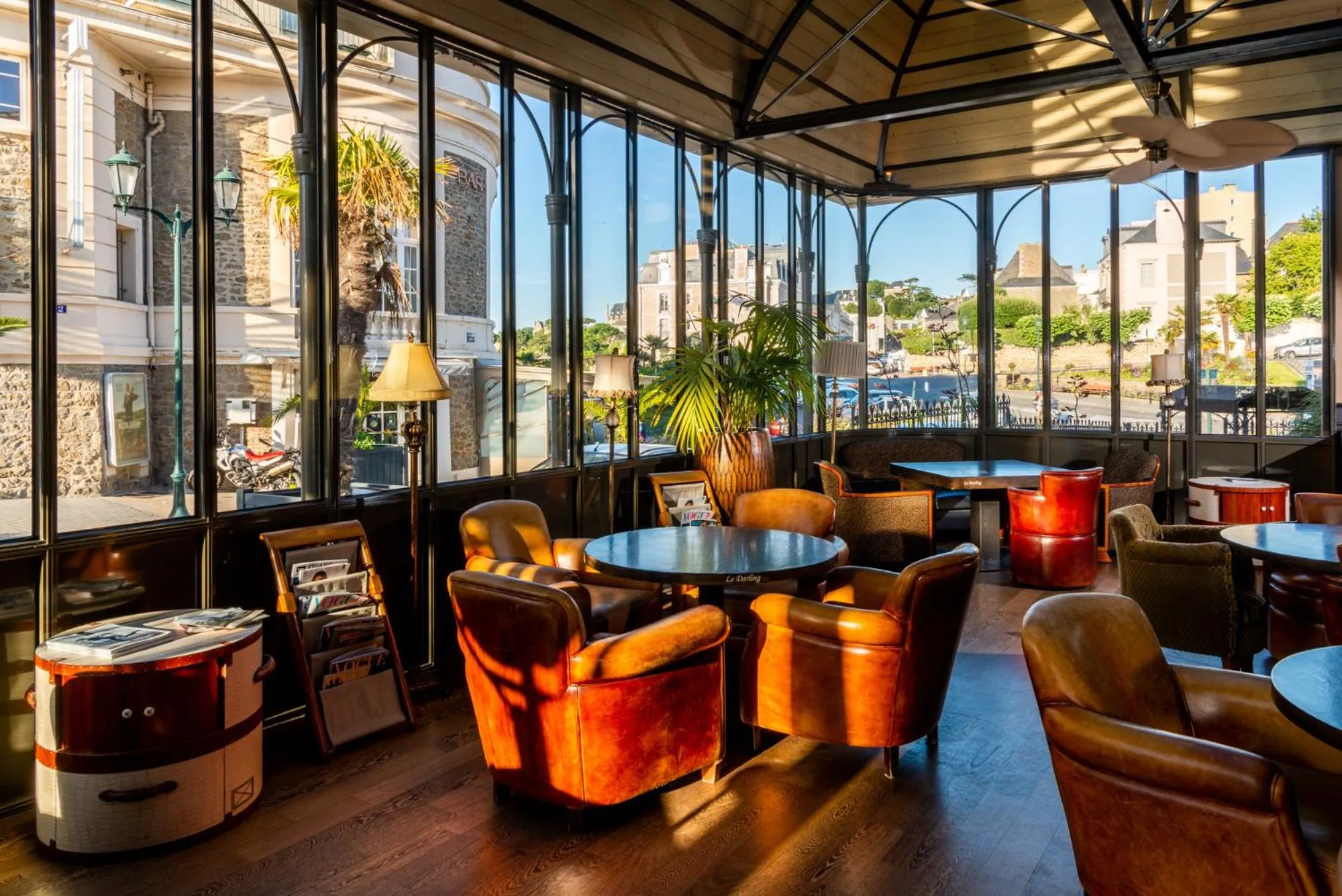 Lounge or bar in Royal Emeraude Hotel Dinard - MGallery Collection