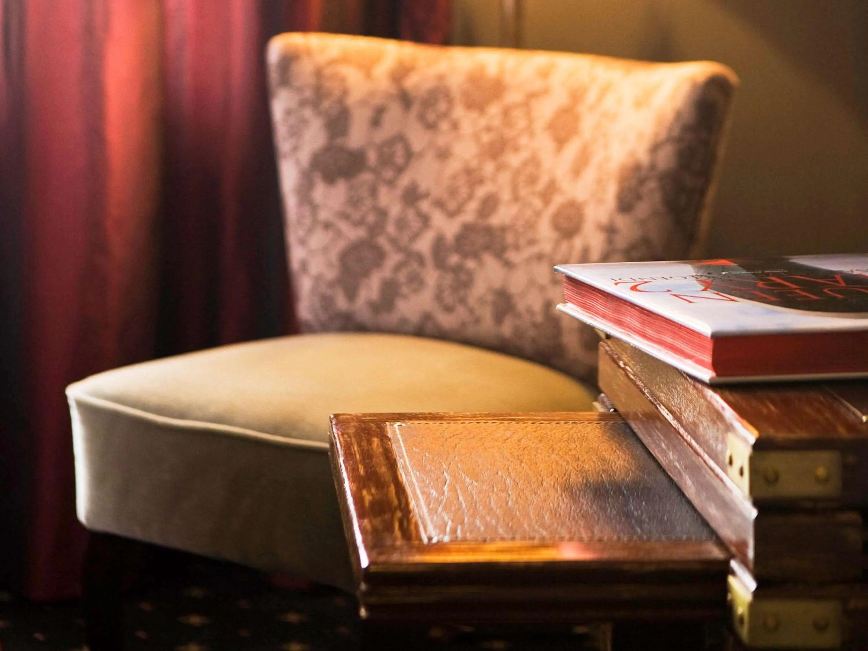 Photo of the whole room in Royal Emeraude Hotel Dinard - MGallery Collection