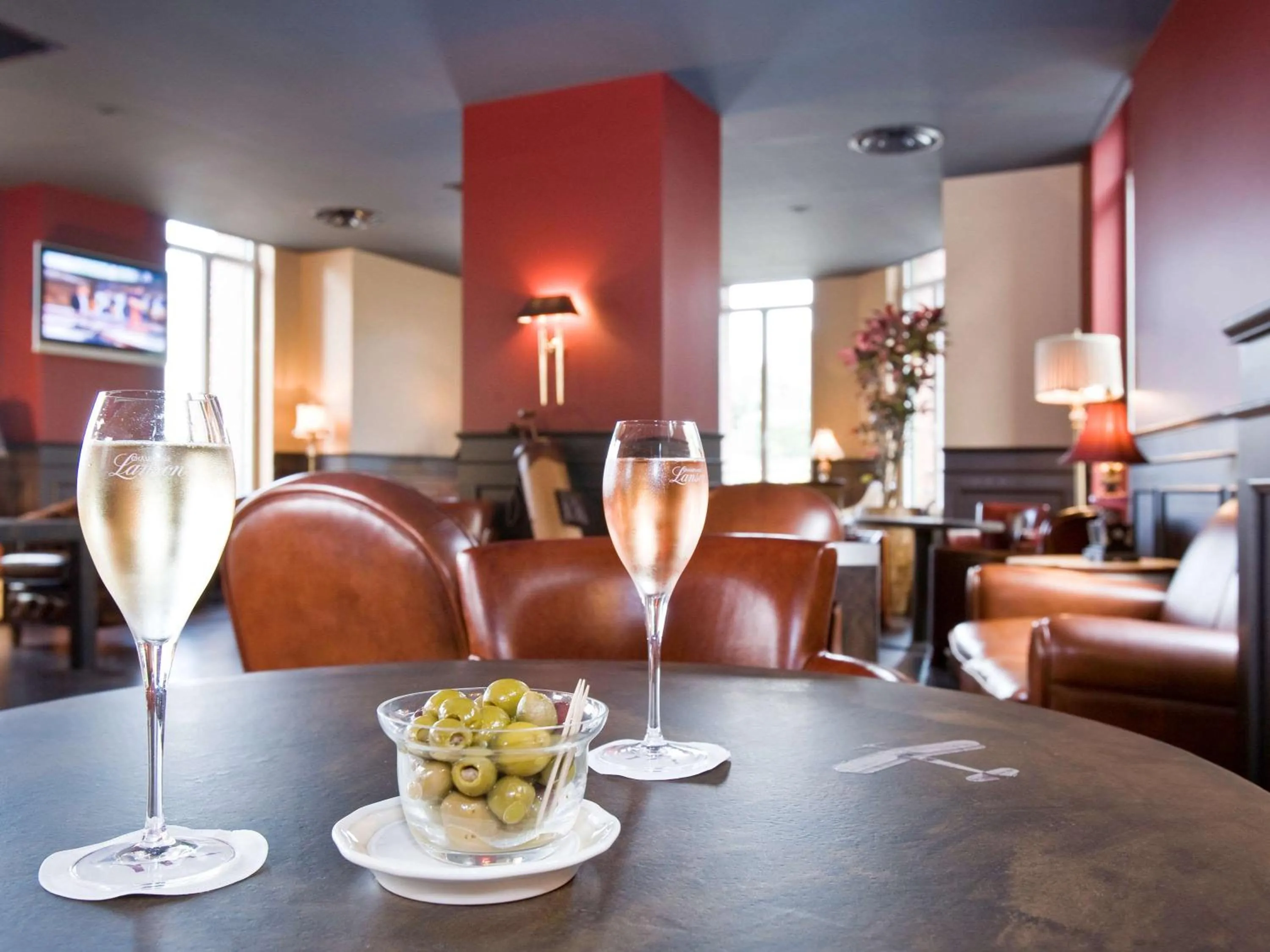 Lounge or bar in Royal Emeraude Hotel Dinard - MGallery Collection