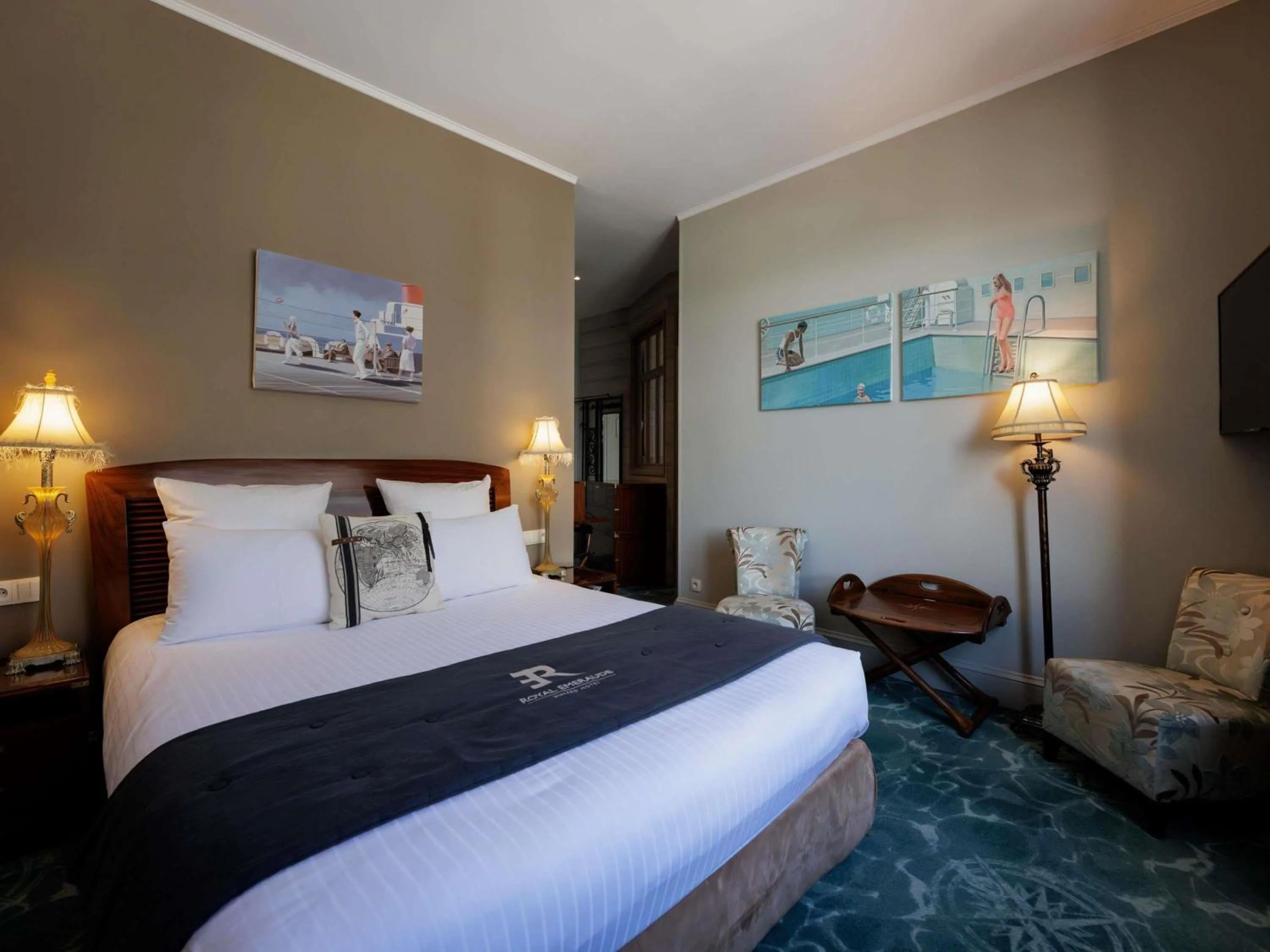 Bedroom, Bed in Royal Emeraude Hotel Dinard - MGallery Collection