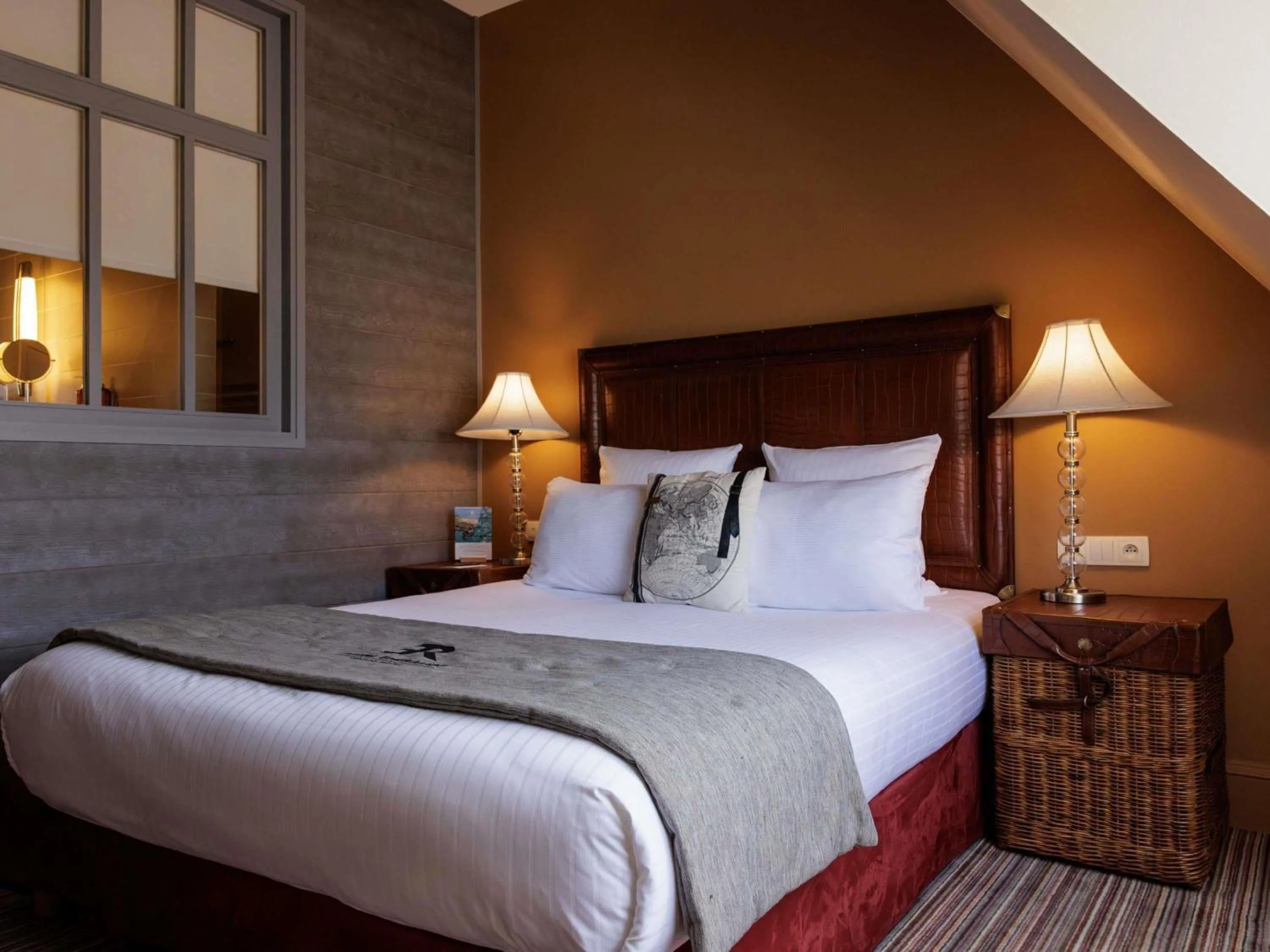 Bedroom, Bed in Royal Emeraude Hotel Dinard - MGallery Collection