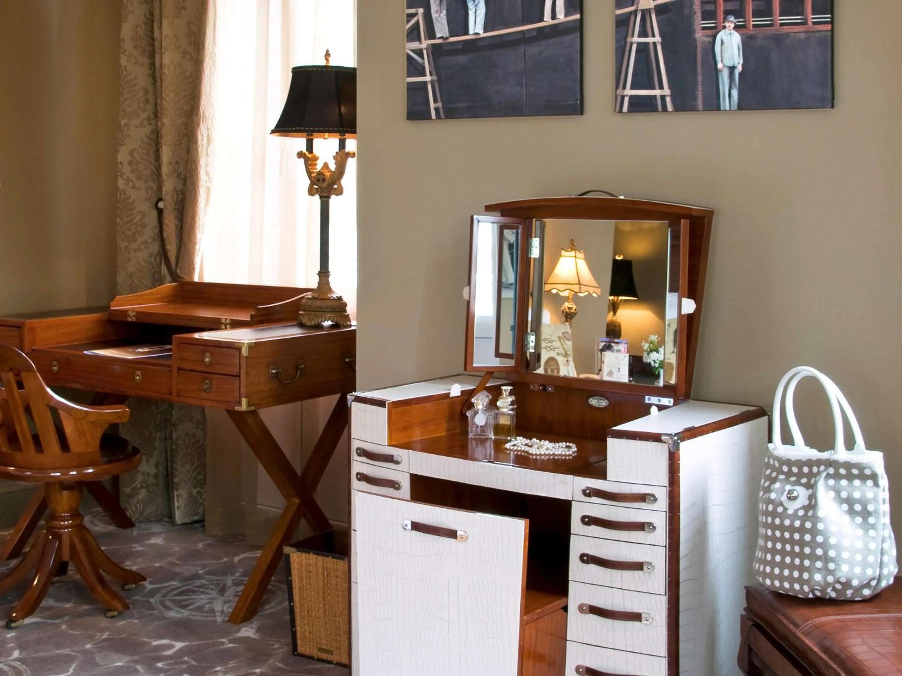 Photo of the whole room in Royal Emeraude Hotel Dinard - MGallery Collection