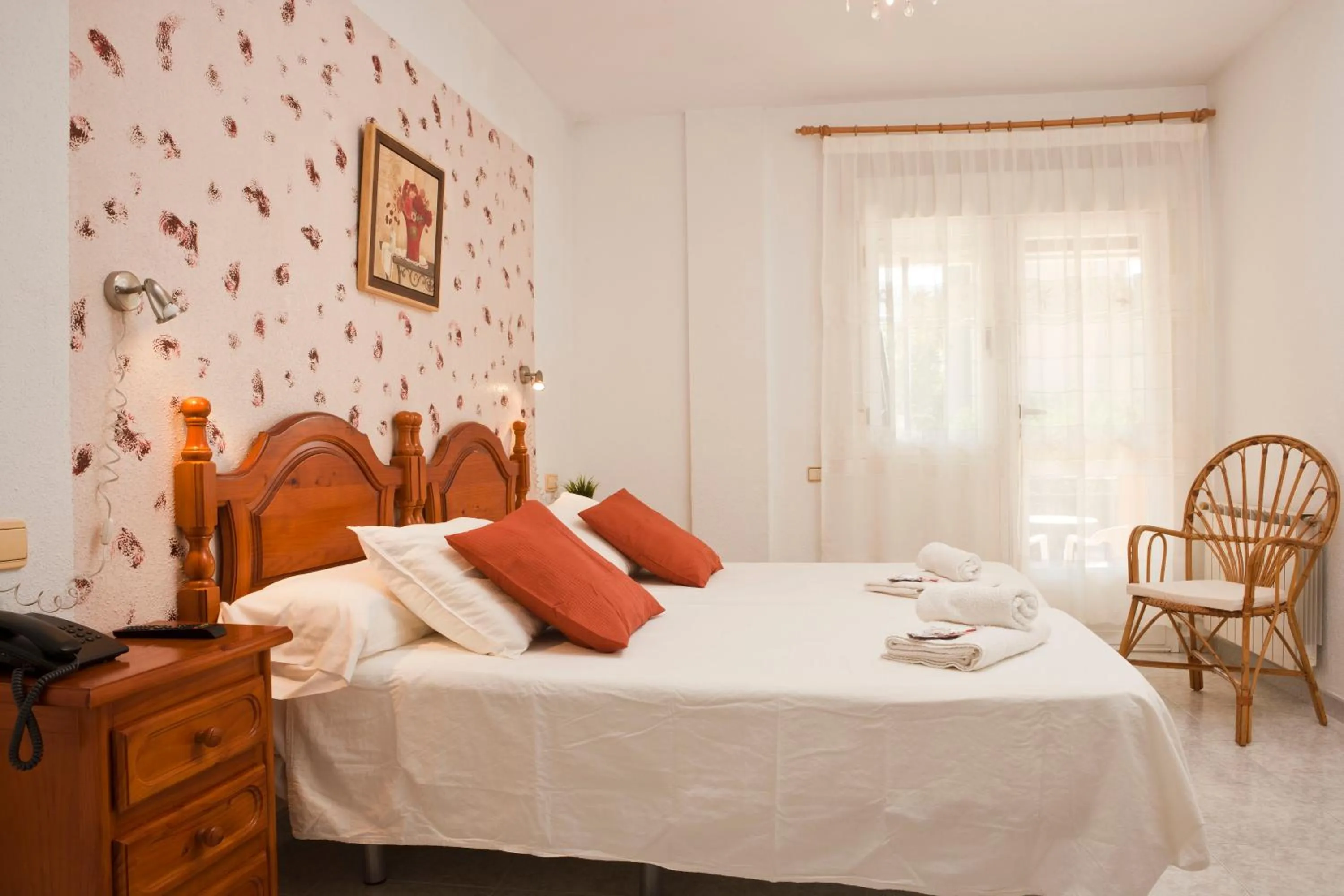 Photo of the whole room, Bed in Hotel Rural El Molino