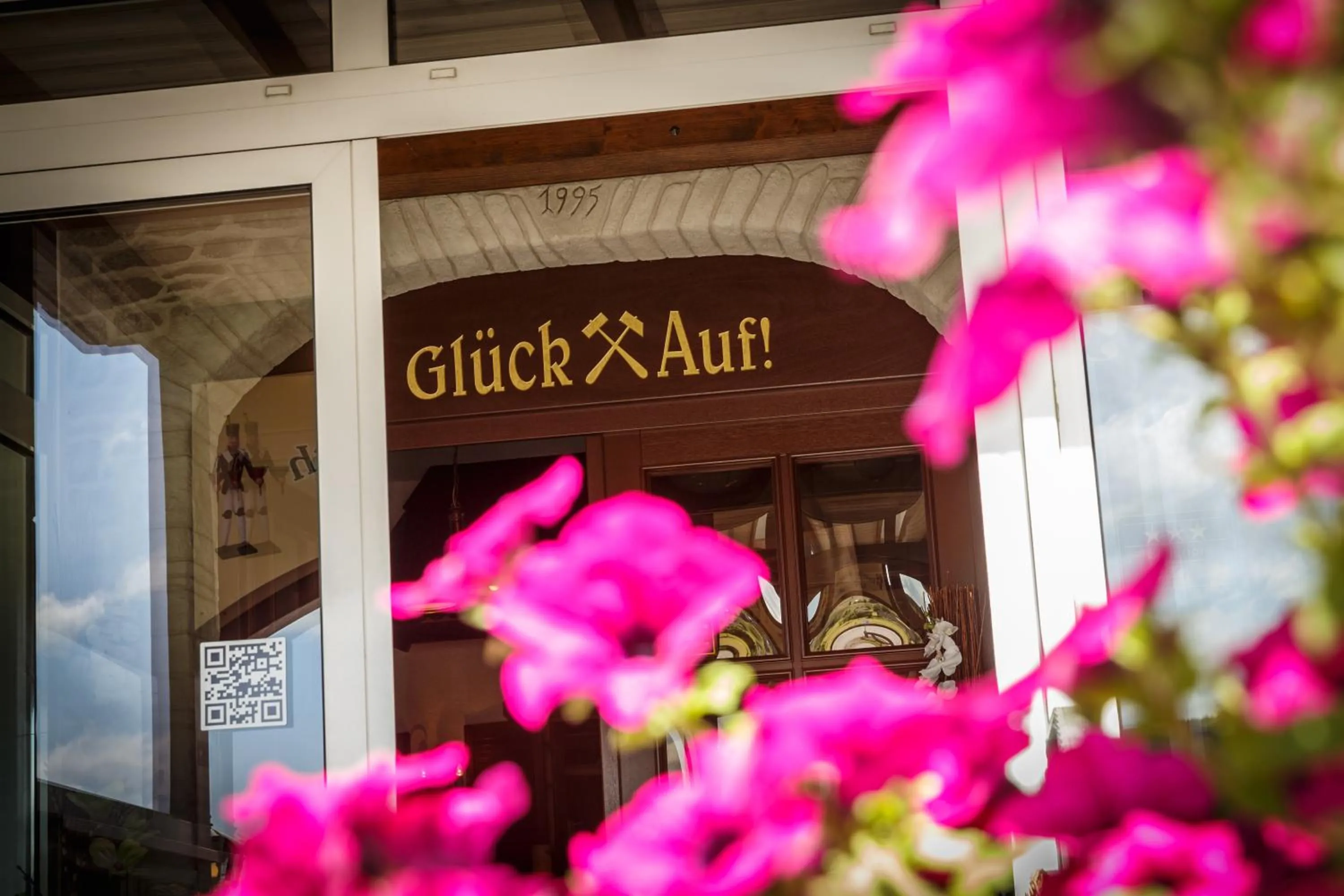 Property logo or sign in Landhotel zu Heidelberg