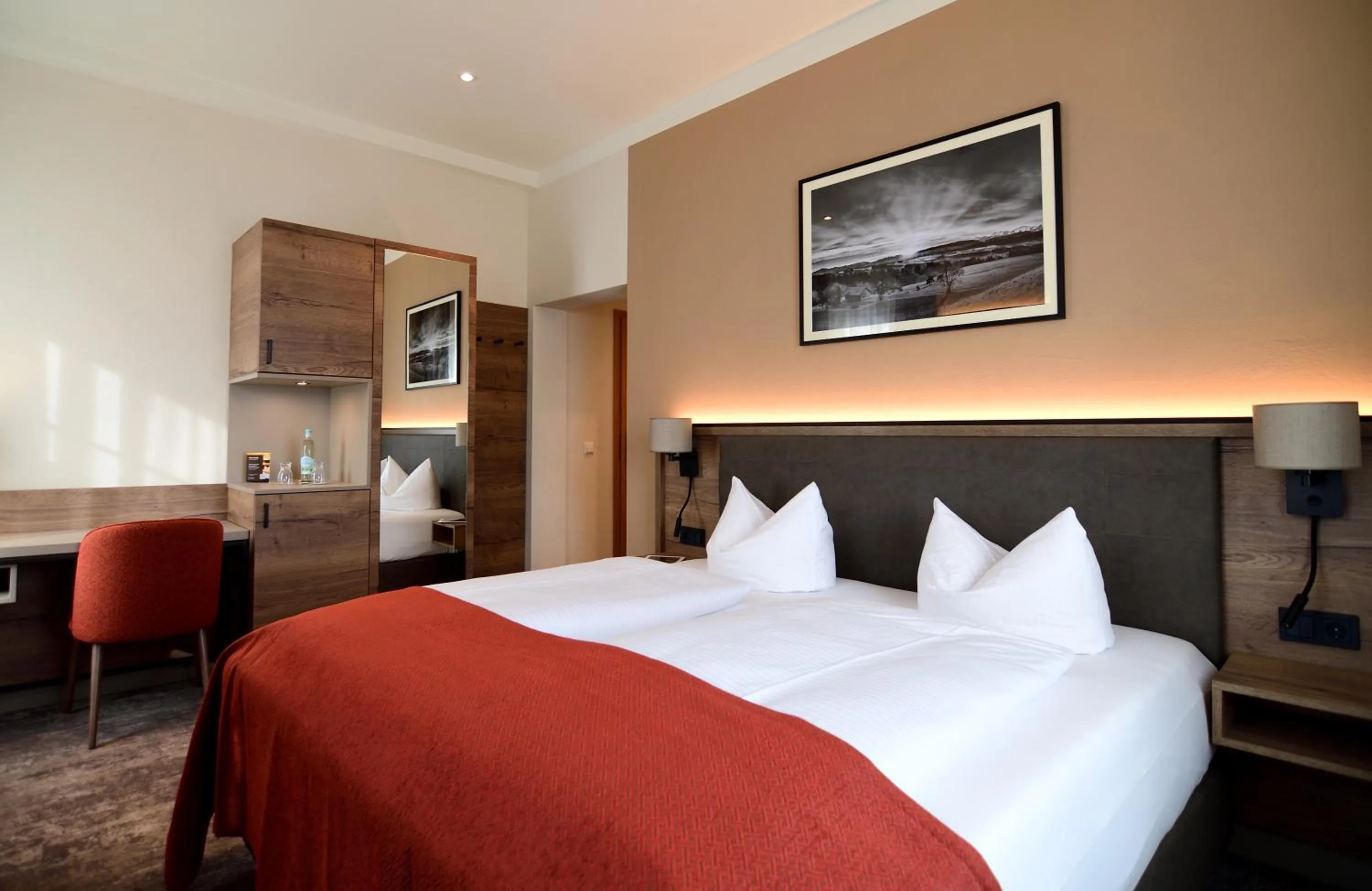 Photo of the whole room, Bed in Lindenberger Hof