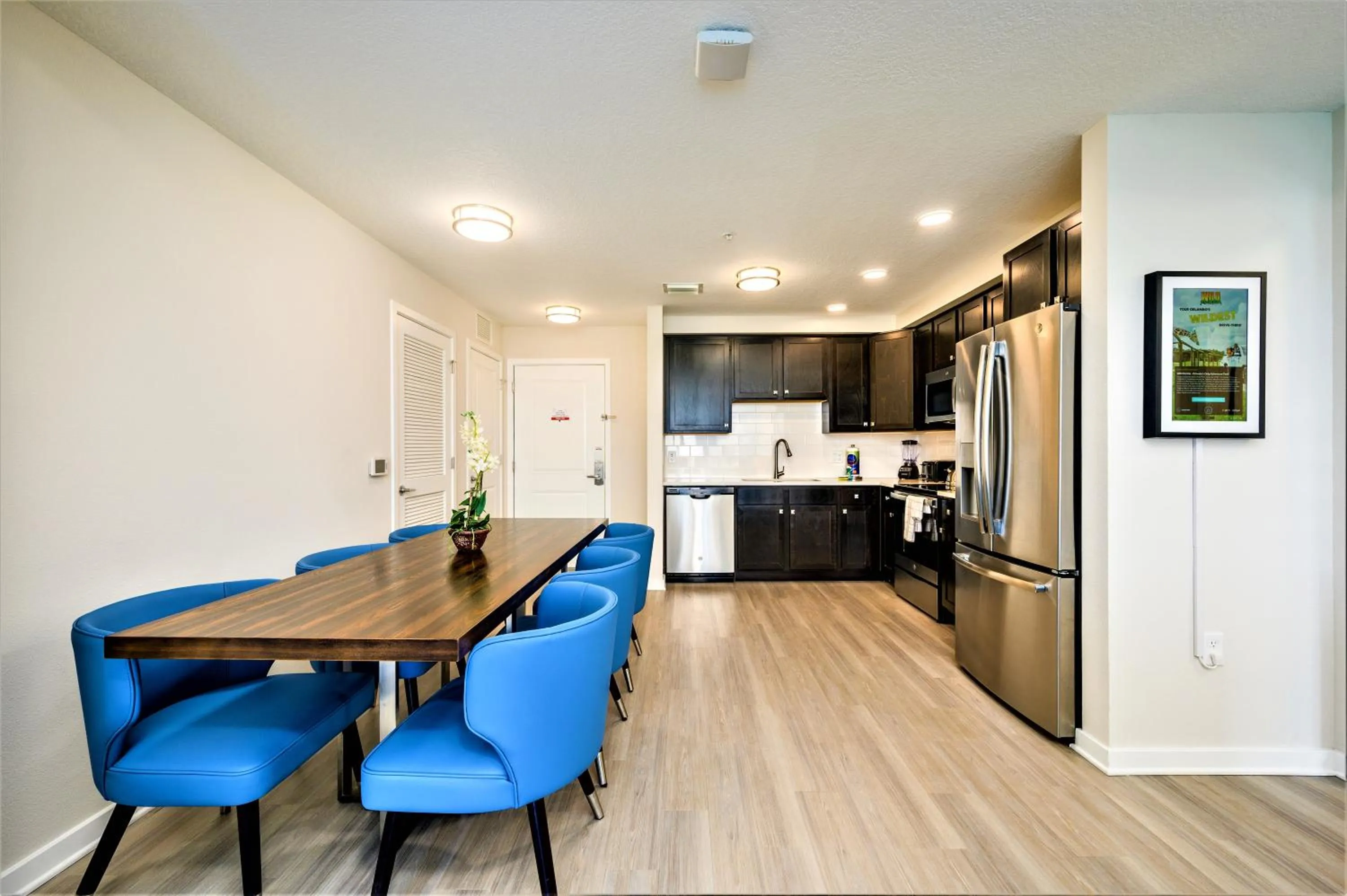 Dining area in Vista Cay Resort by Millenium at Universal Blvd.