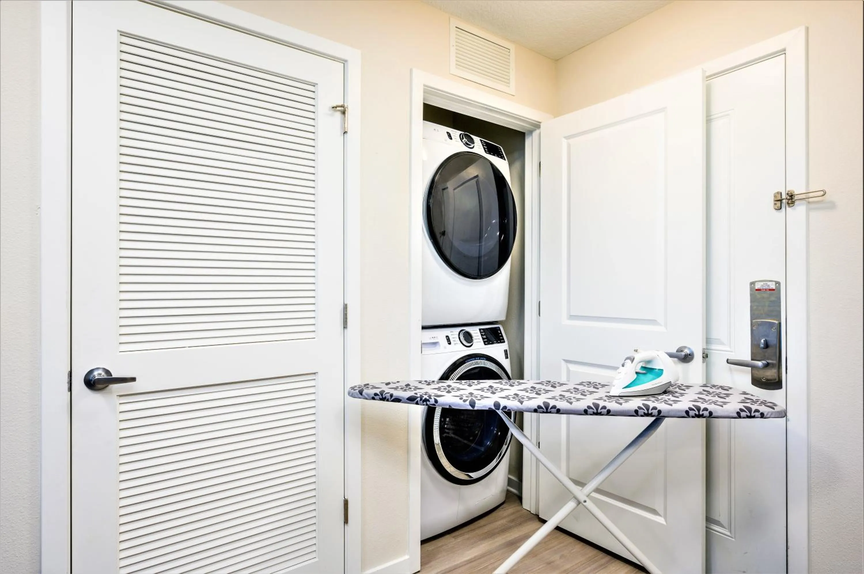 laundry in Vista Cay Resort by Millenium at Universal Blvd.