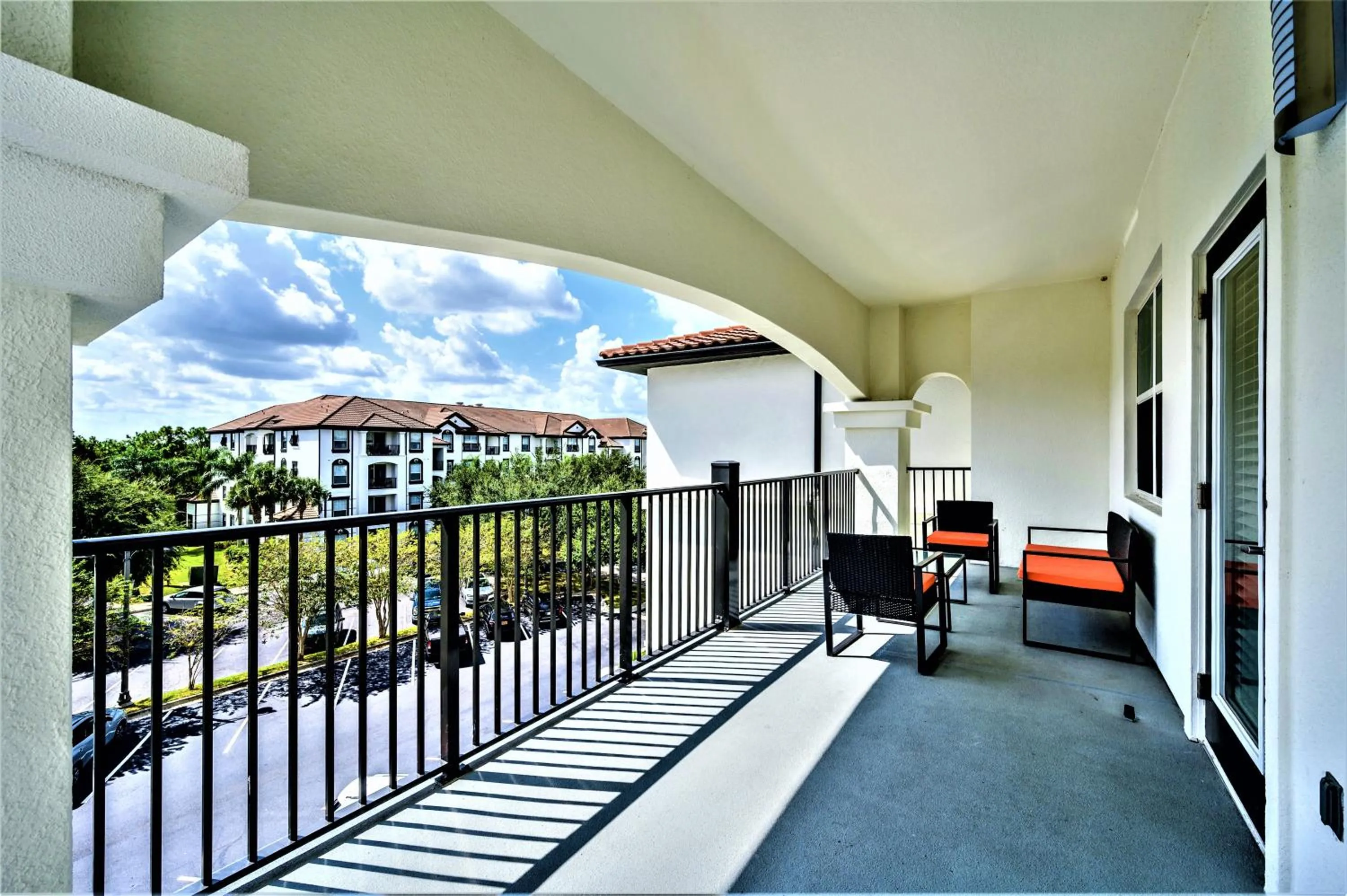 Balcony/Terrace in Vista Cay Resort by Millenium at Universal Blvd.
