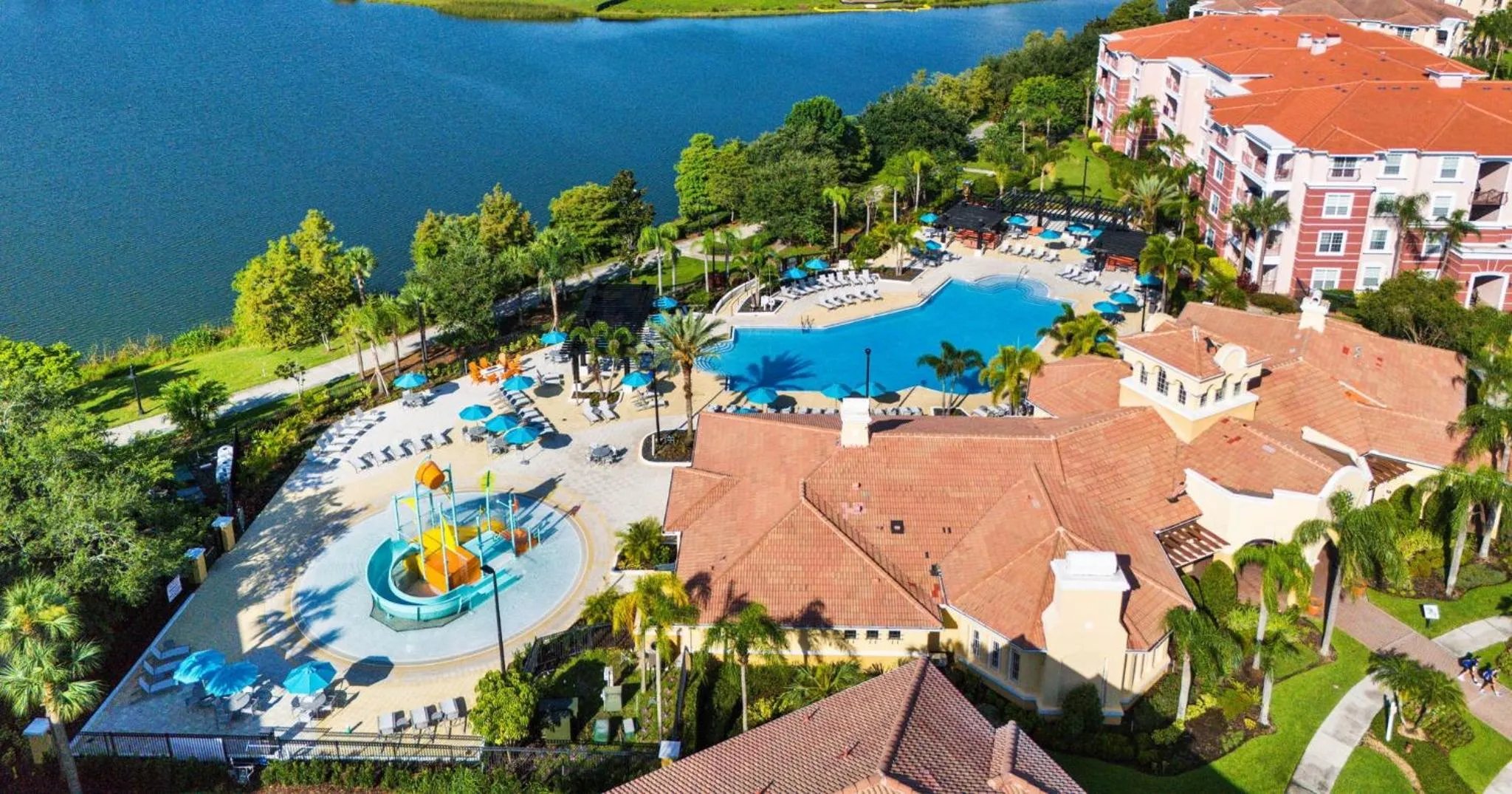 Swimming pool in Vista Cay Resort by Millenium at Universal Blvd.