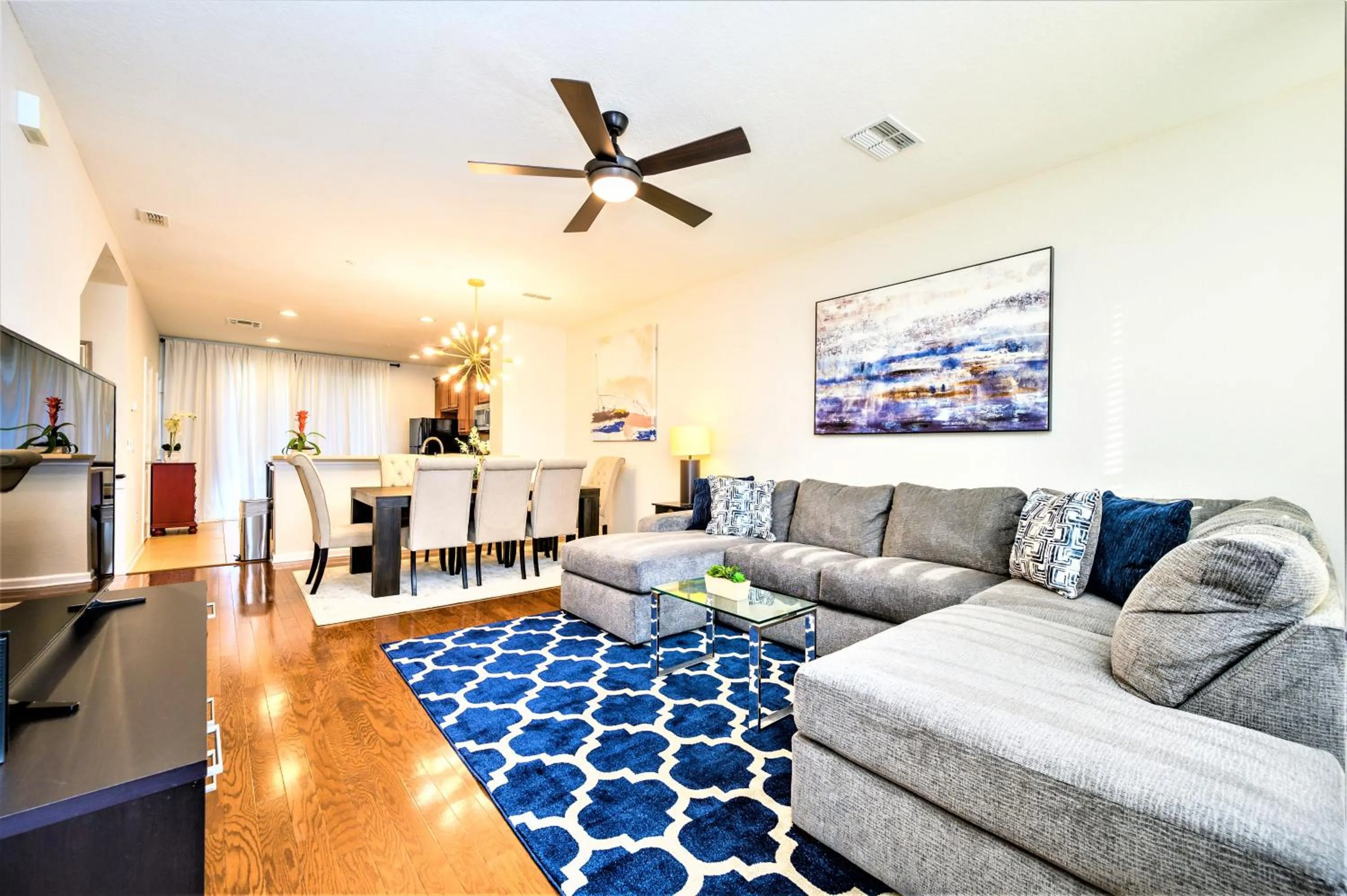 Living room in Vista Cay Resort by Millenium at Universal Blvd.