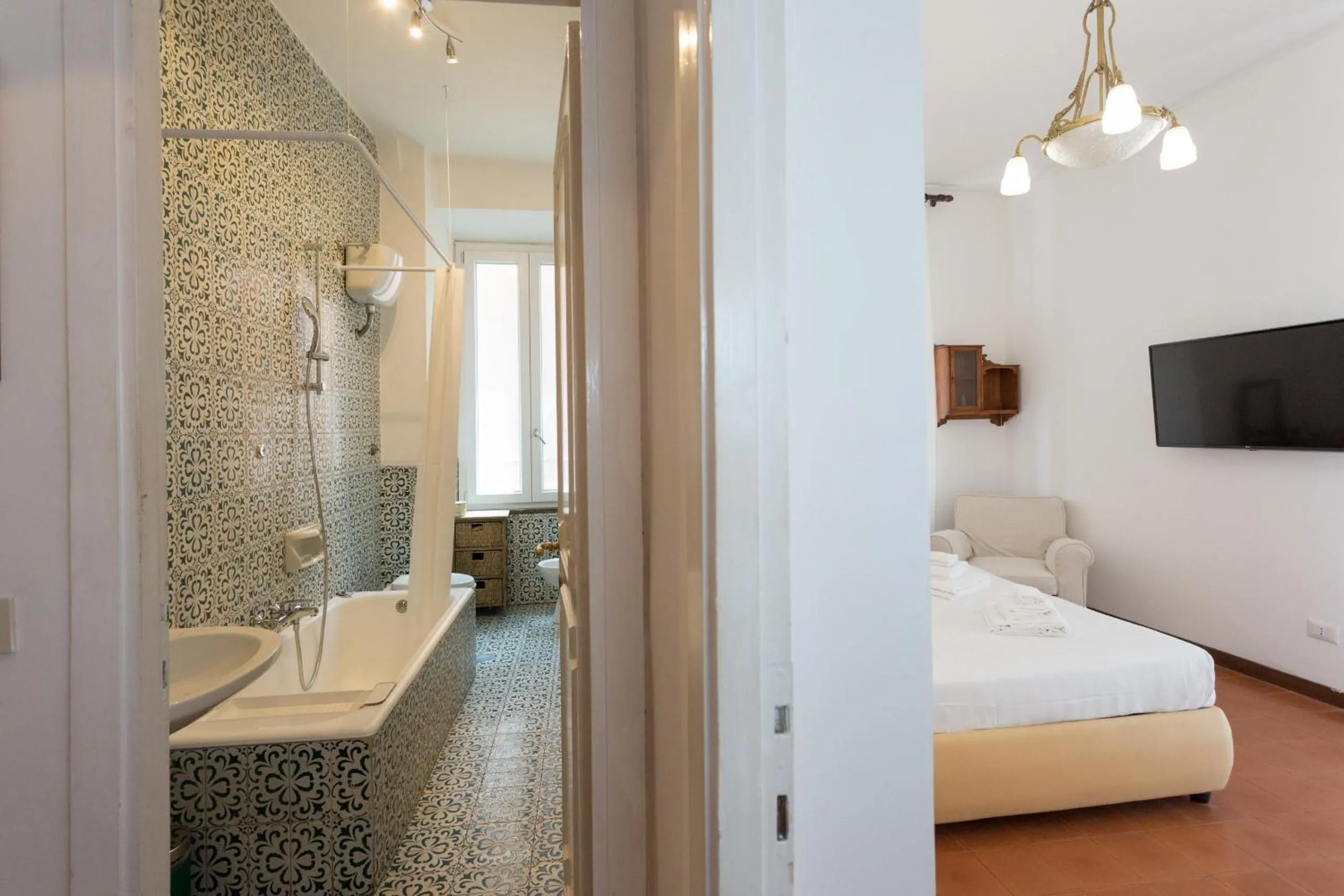 Bathroom, Bed in Campo de Fiori Lovely Apartment