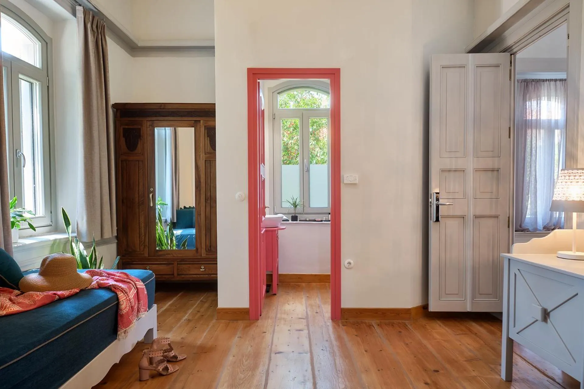 Living room, Bed in Eressian Hotel & Hammam Spa