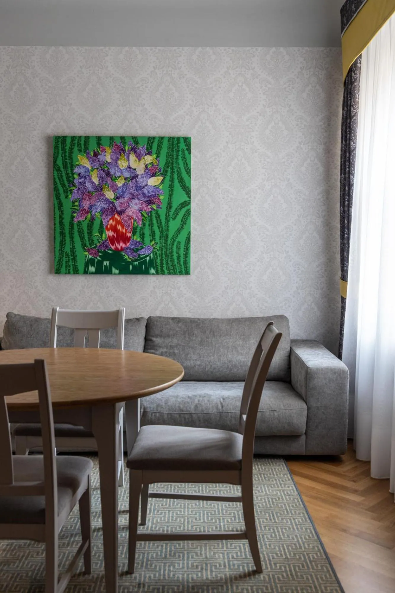 Roze Republikas Apartments