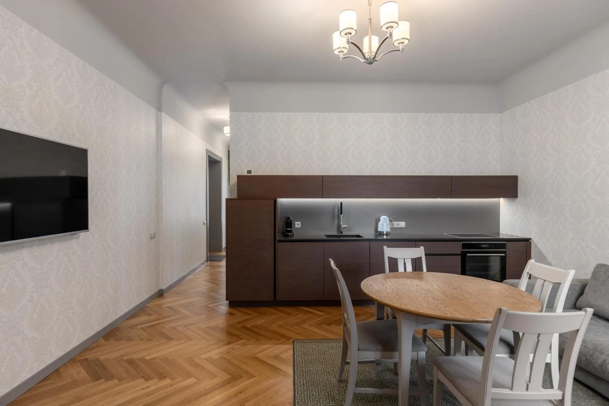 Roze Republikas Apartments