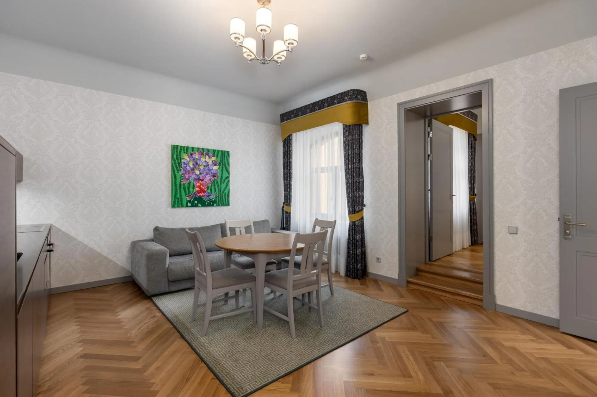 Roze Republikas Apartments