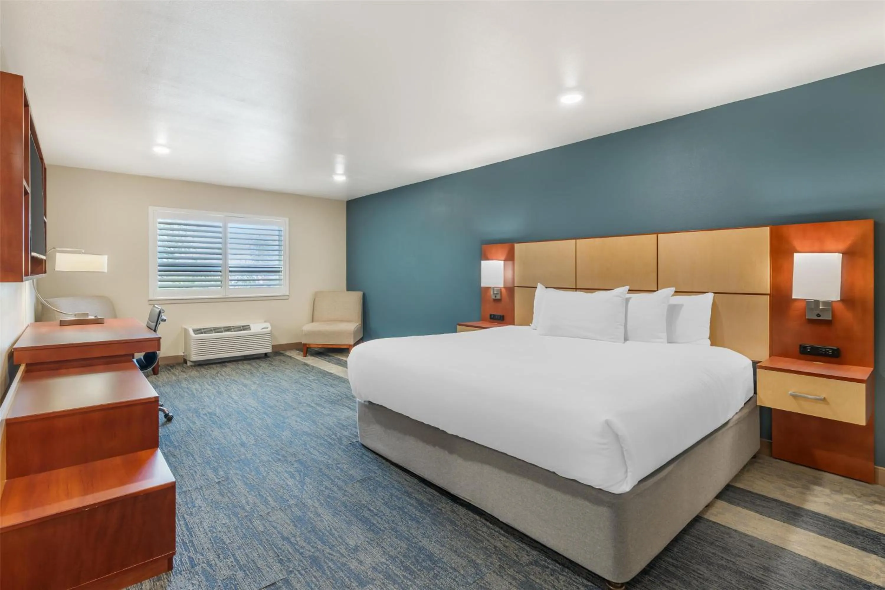 Bedroom, Bed in Best Western Plus Clocktower Inn