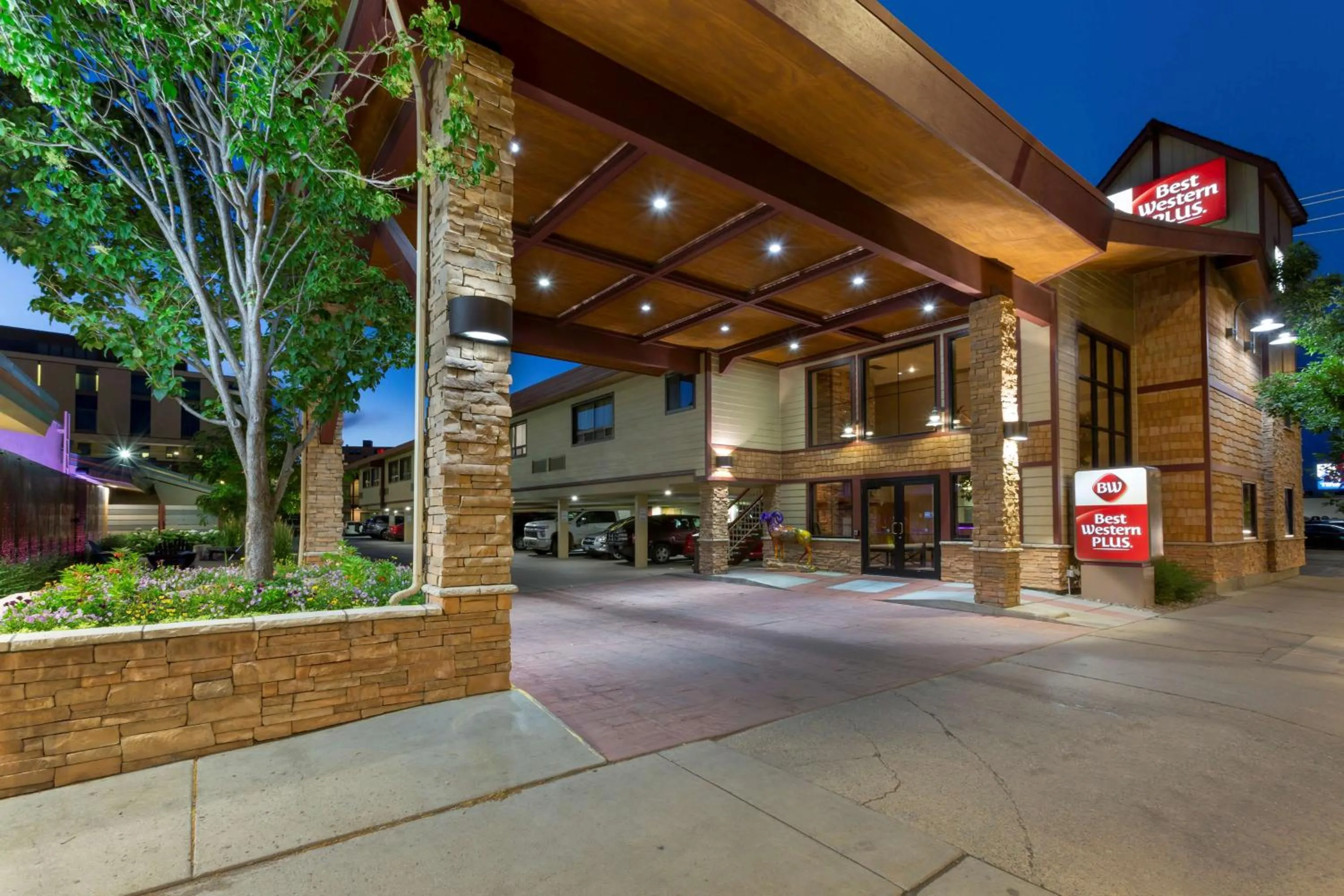 Property building in Best Western Plus Clocktower Inn