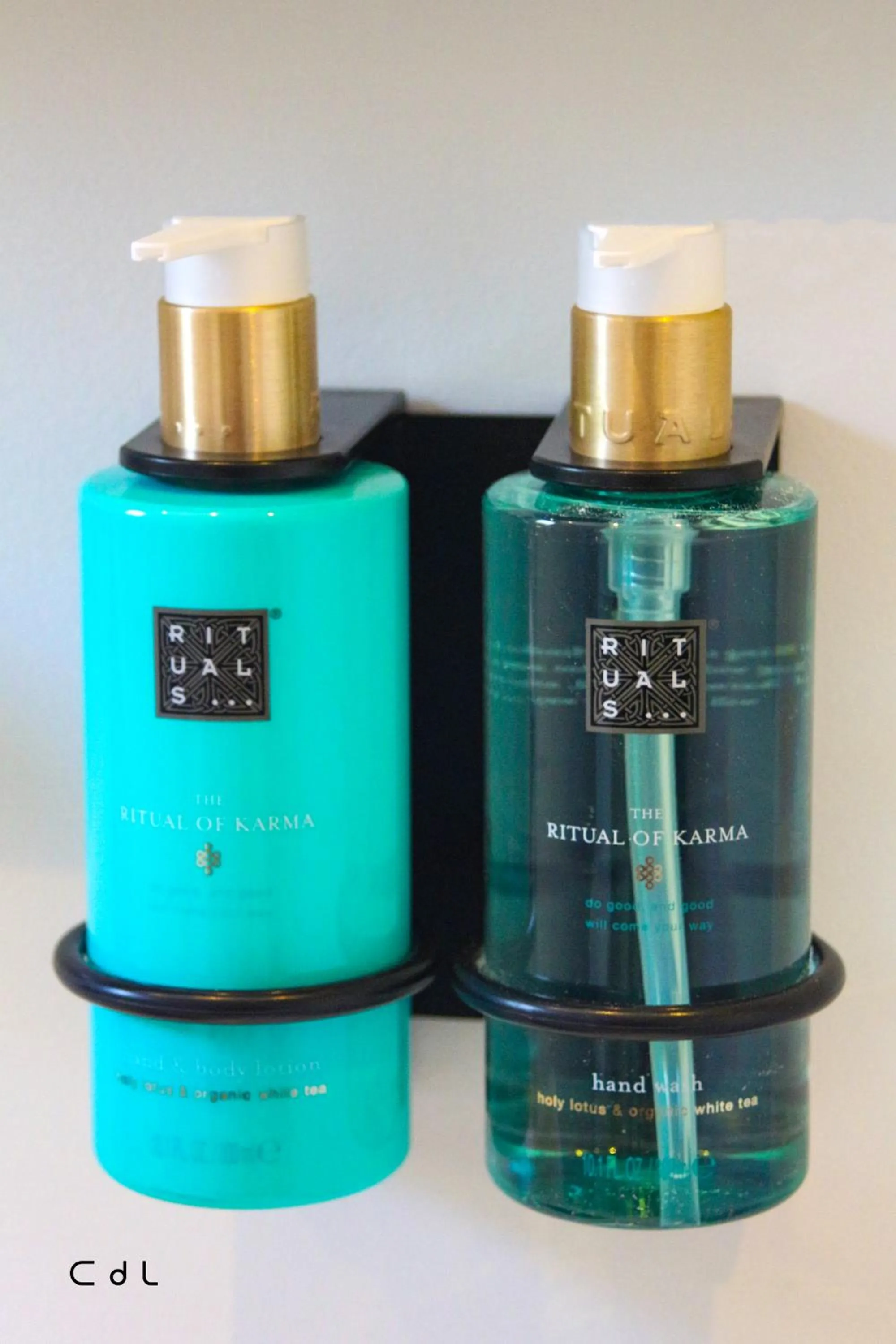 Shower in Croissant de Lune