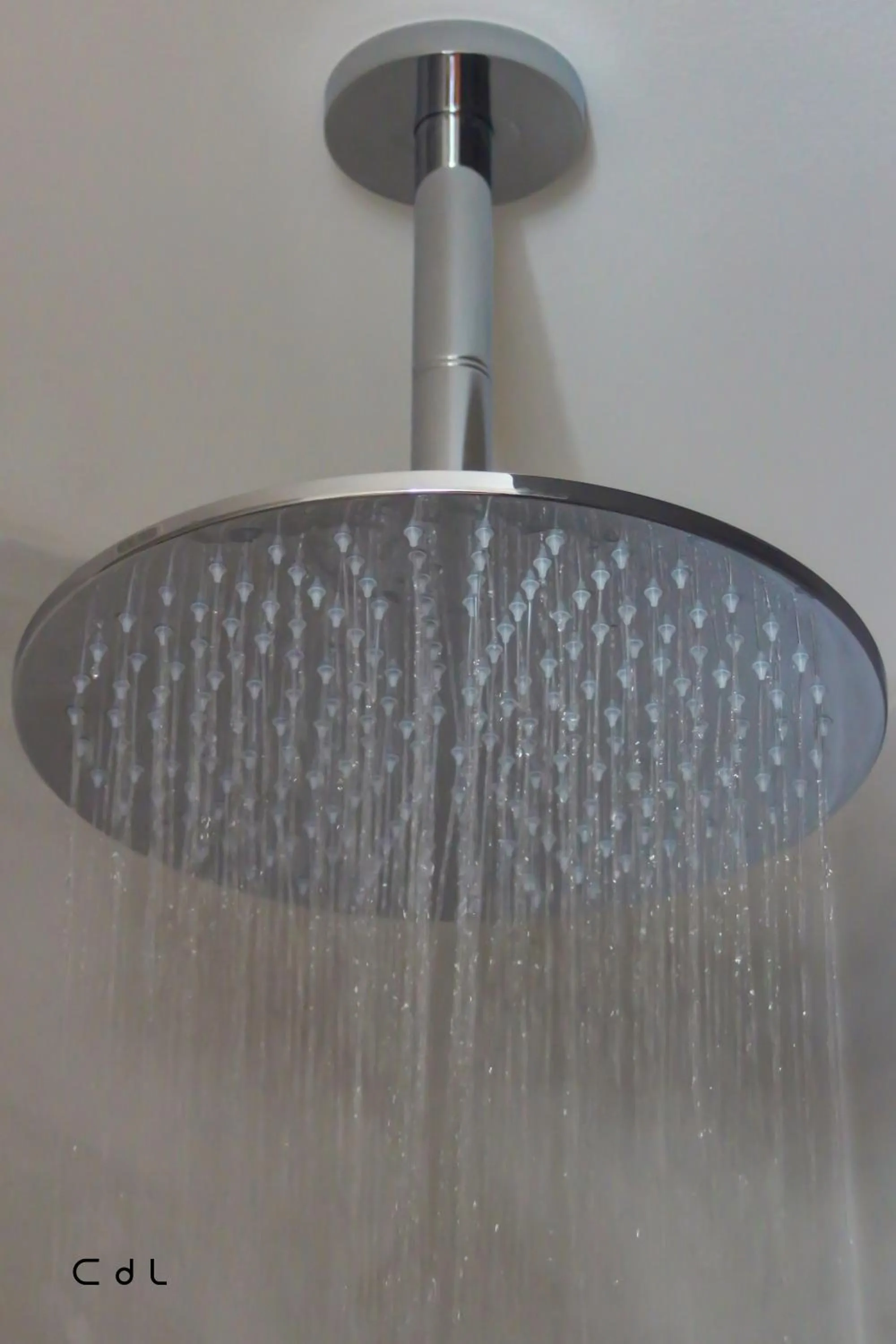 Shower in Croissant de Lune