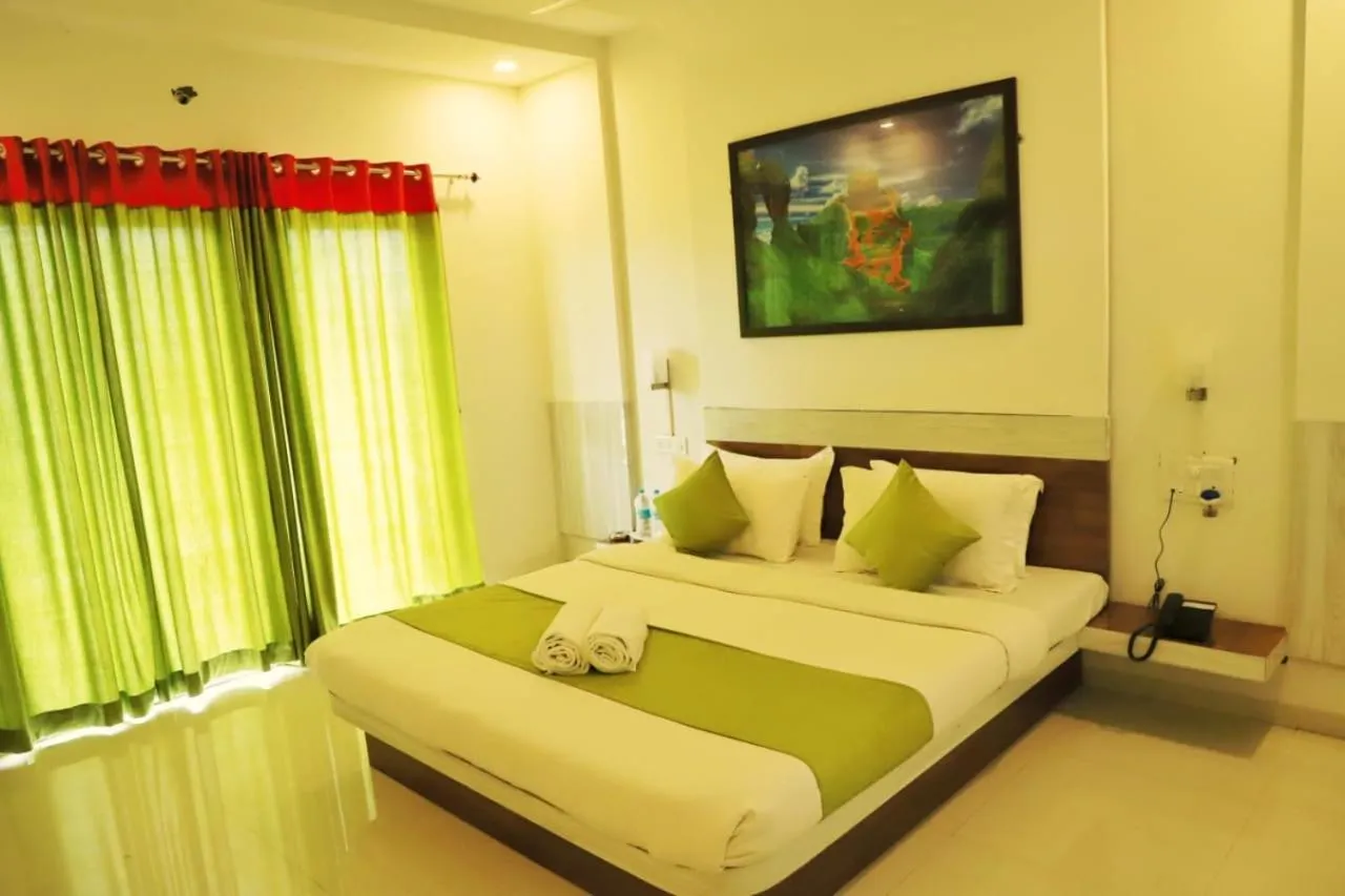 Bed in Hotel Green Exotica Mahabaleshwar