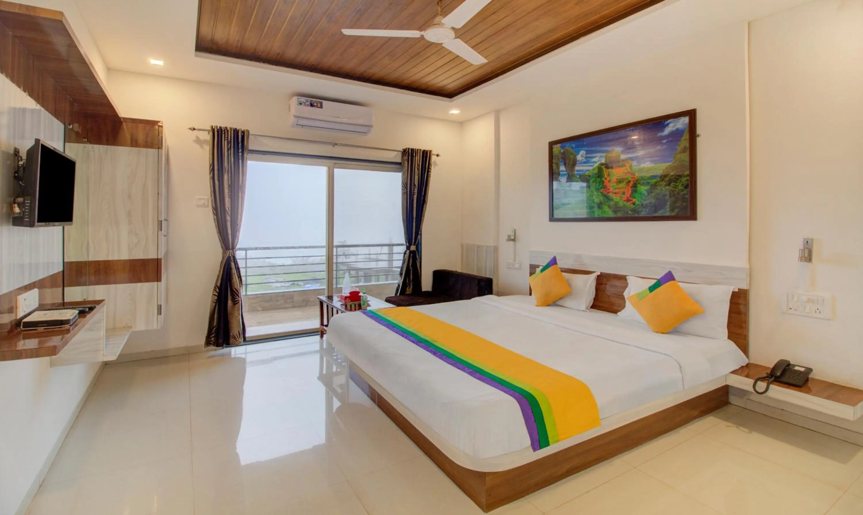 Bed in Hotel Green Exotica Mahabaleshwar