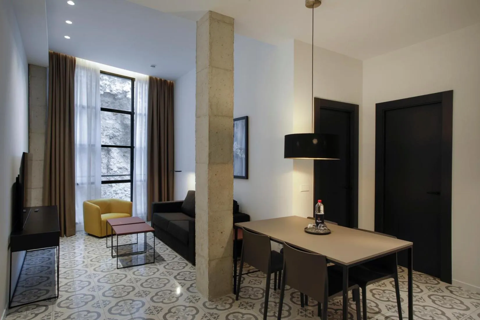 Photo of the whole room in Fetén