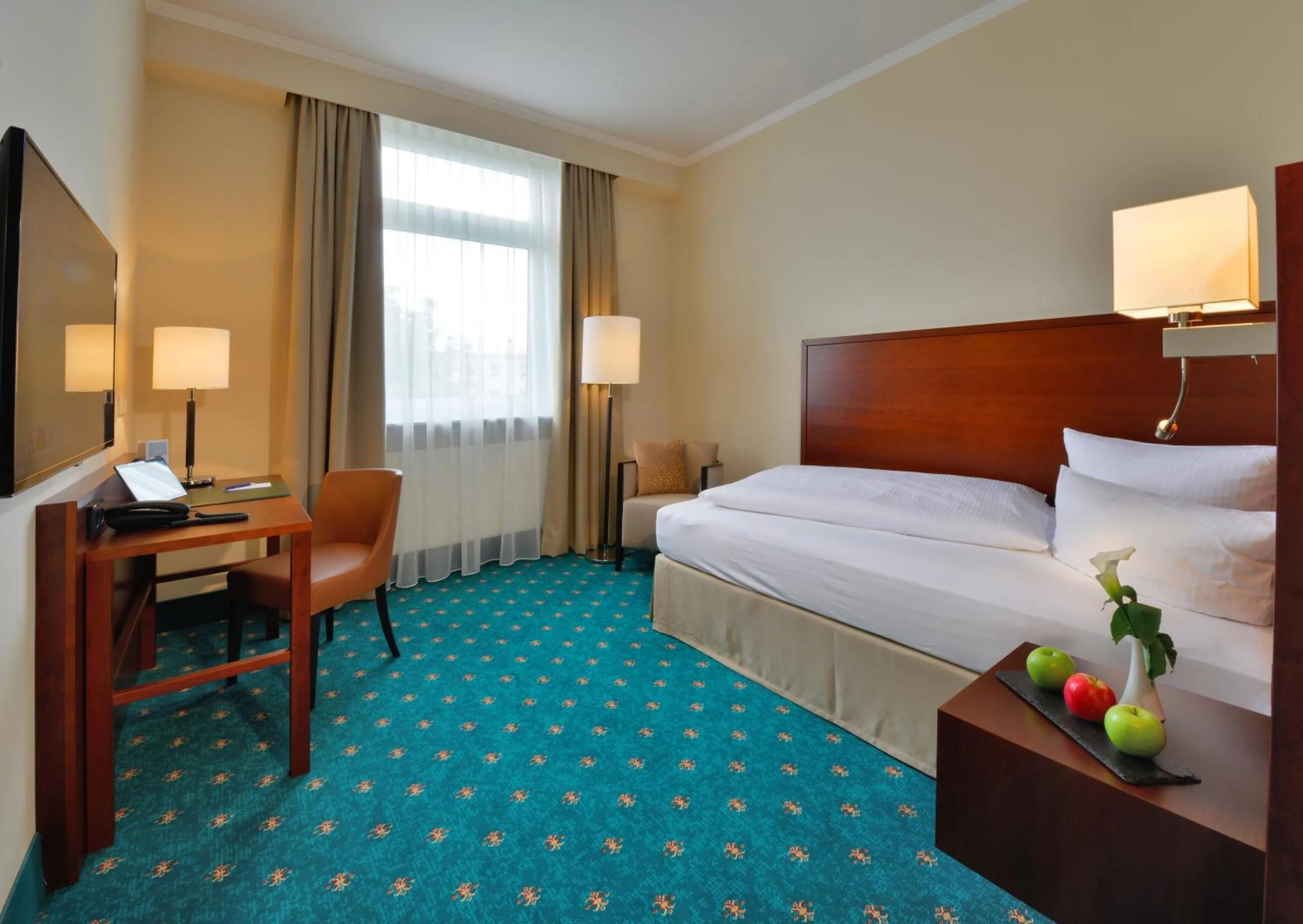 Photo of the whole room, Bed in Hotel Der Lindenhof