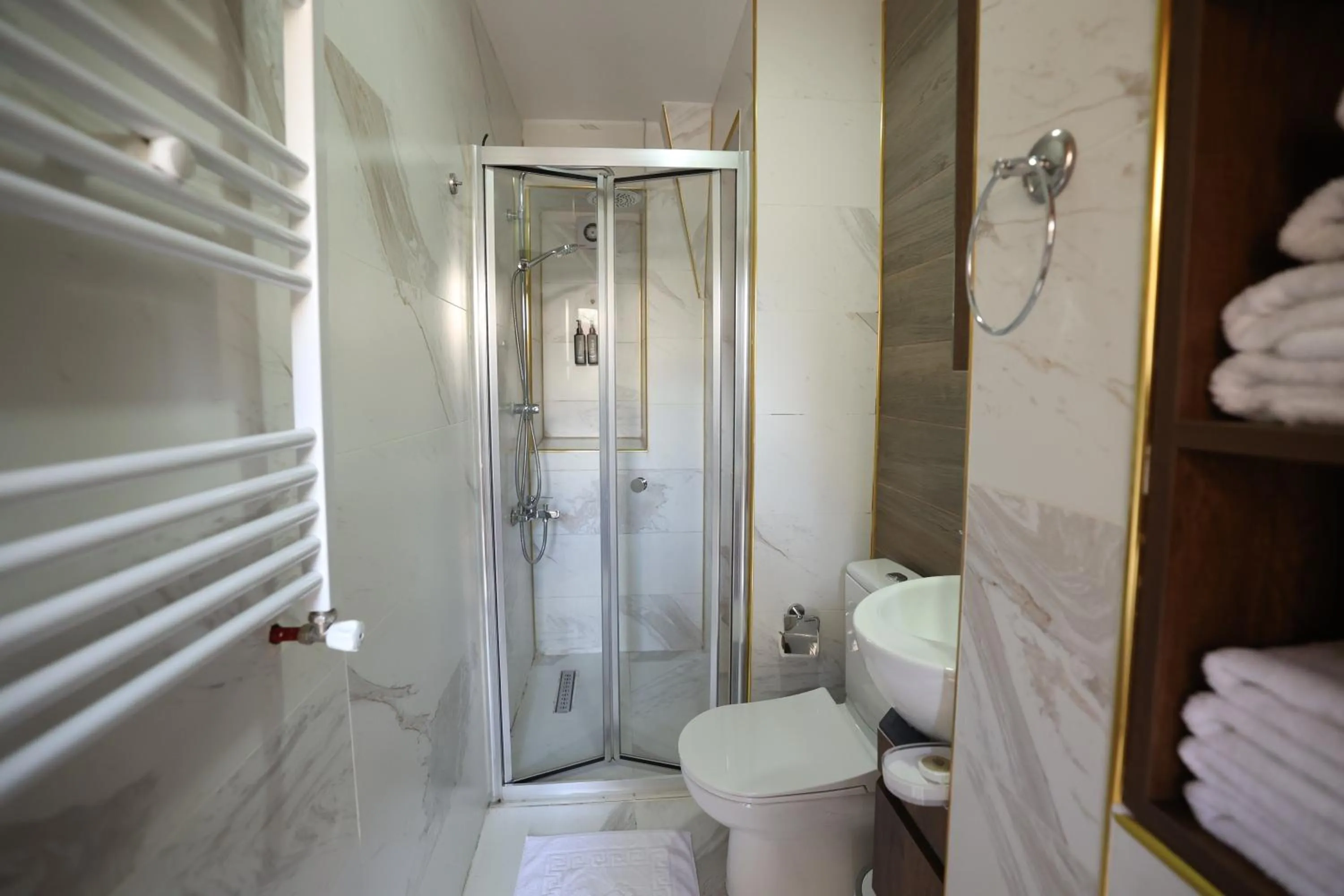 Bathroom in Tessera Hotel