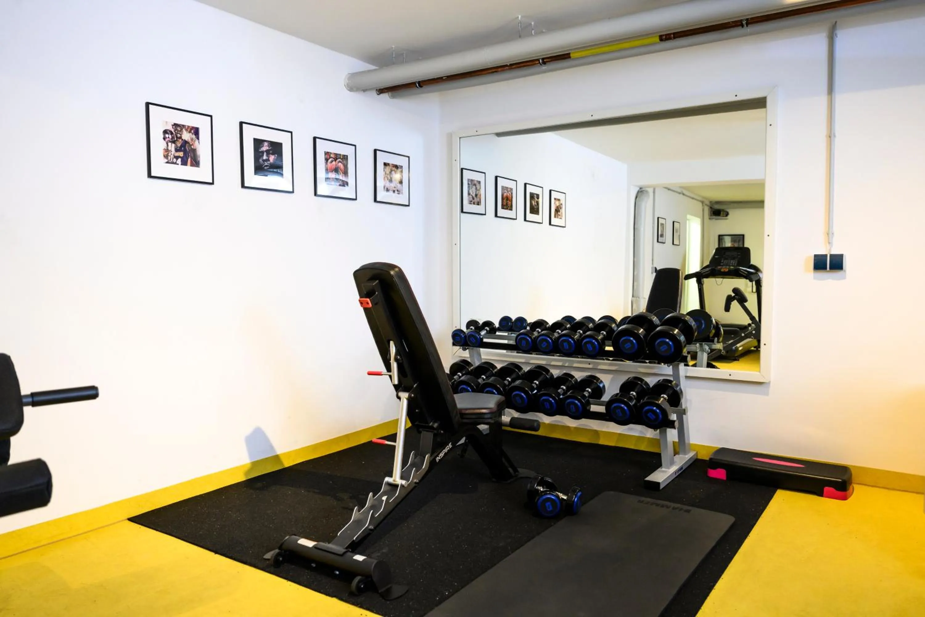 Fitness centre/facilities in Nikii City Hotel