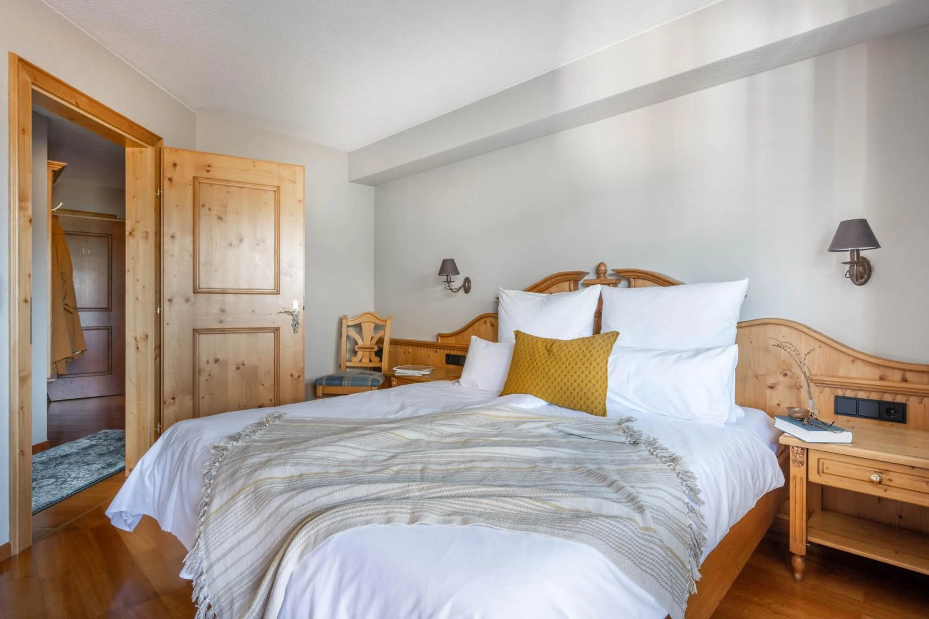 Bed in Boutique Hotel Bellevue Lermoos