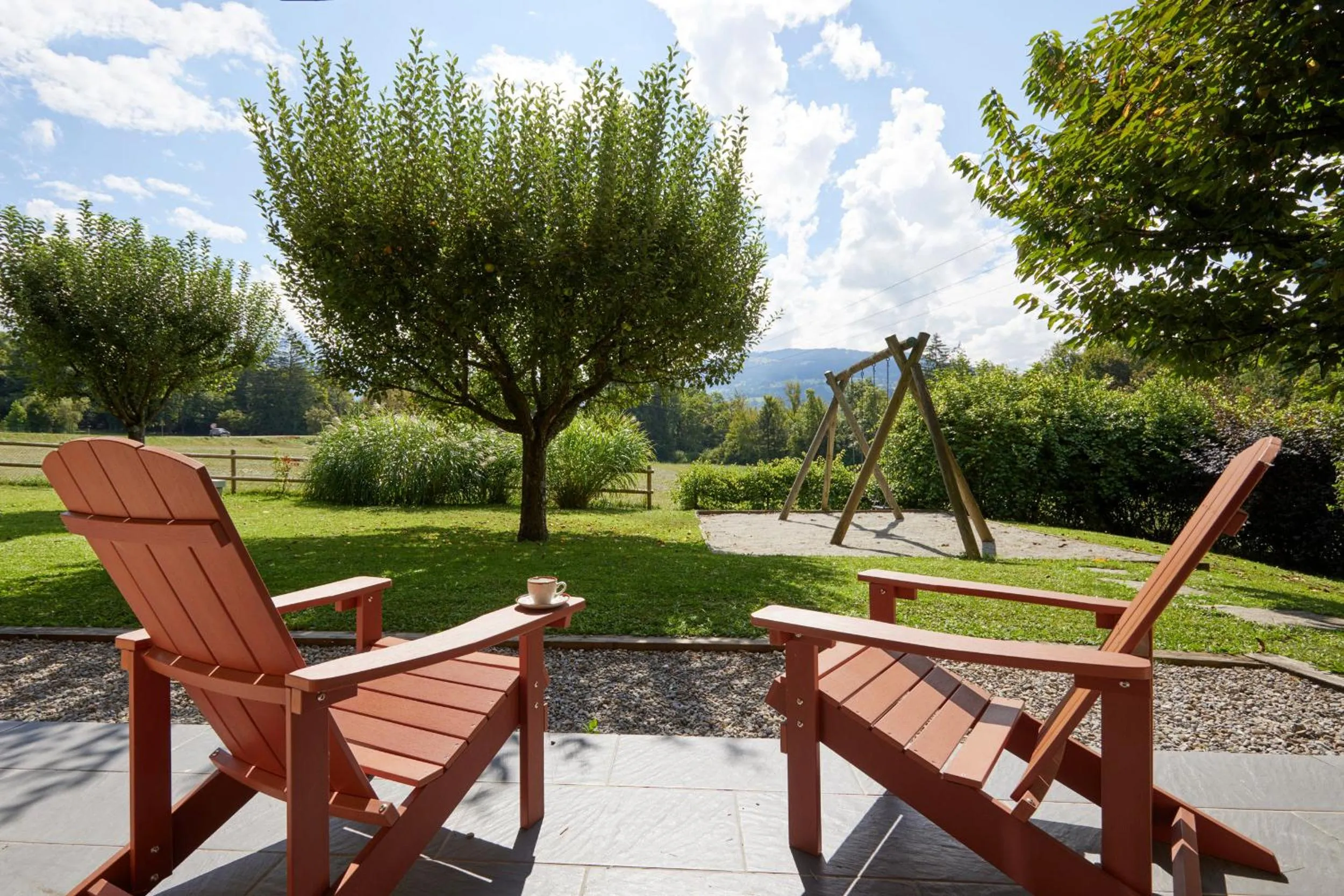 Garden view in Best Western Plus Pays du Mont Blanc