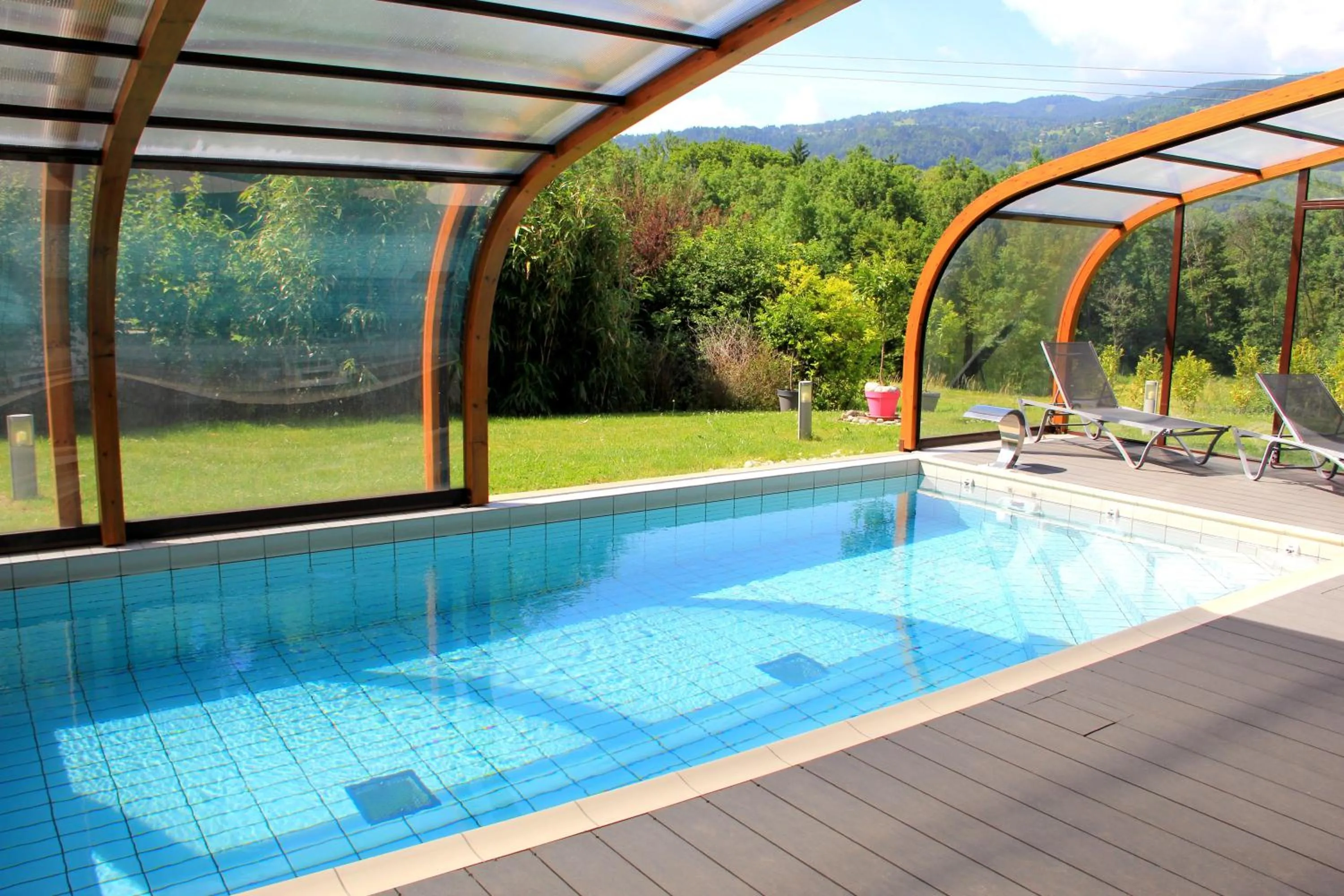 Swimming pool in Best Western Plus Pays du Mont Blanc
