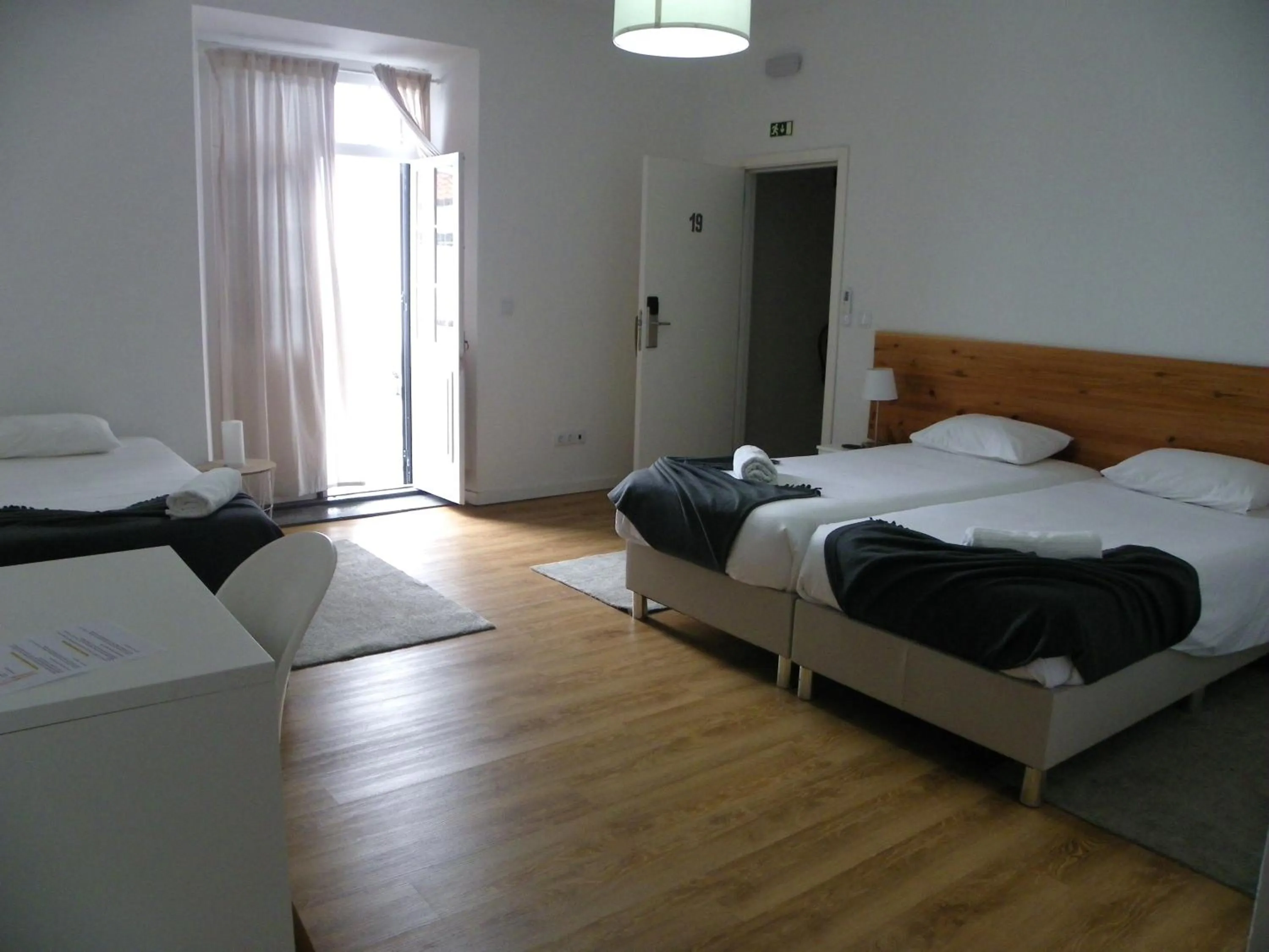 Bedroom, Bed in Lagoa Hostel & Suites