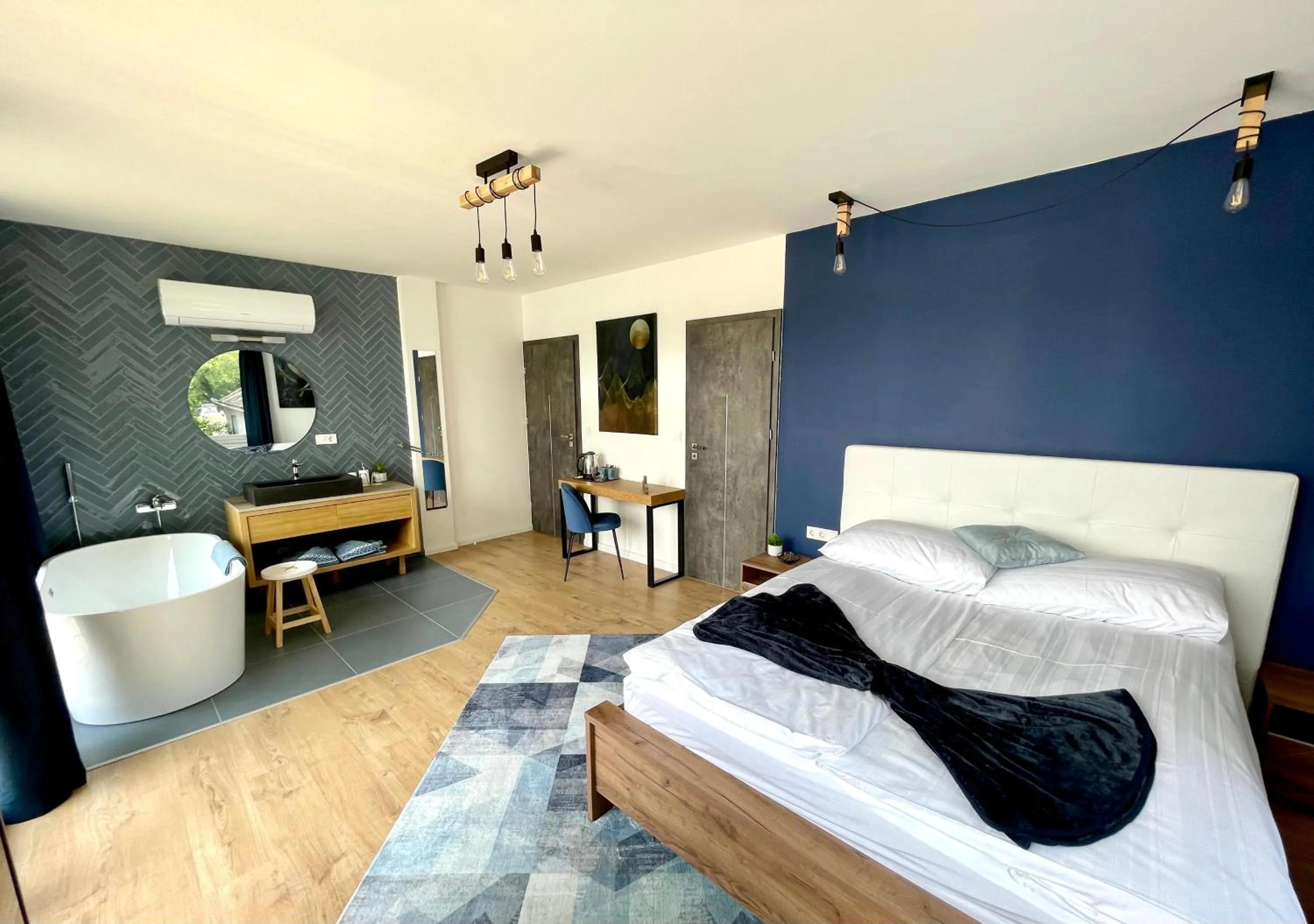 Photo of the whole room, Bed in Duna P'Art Panzió