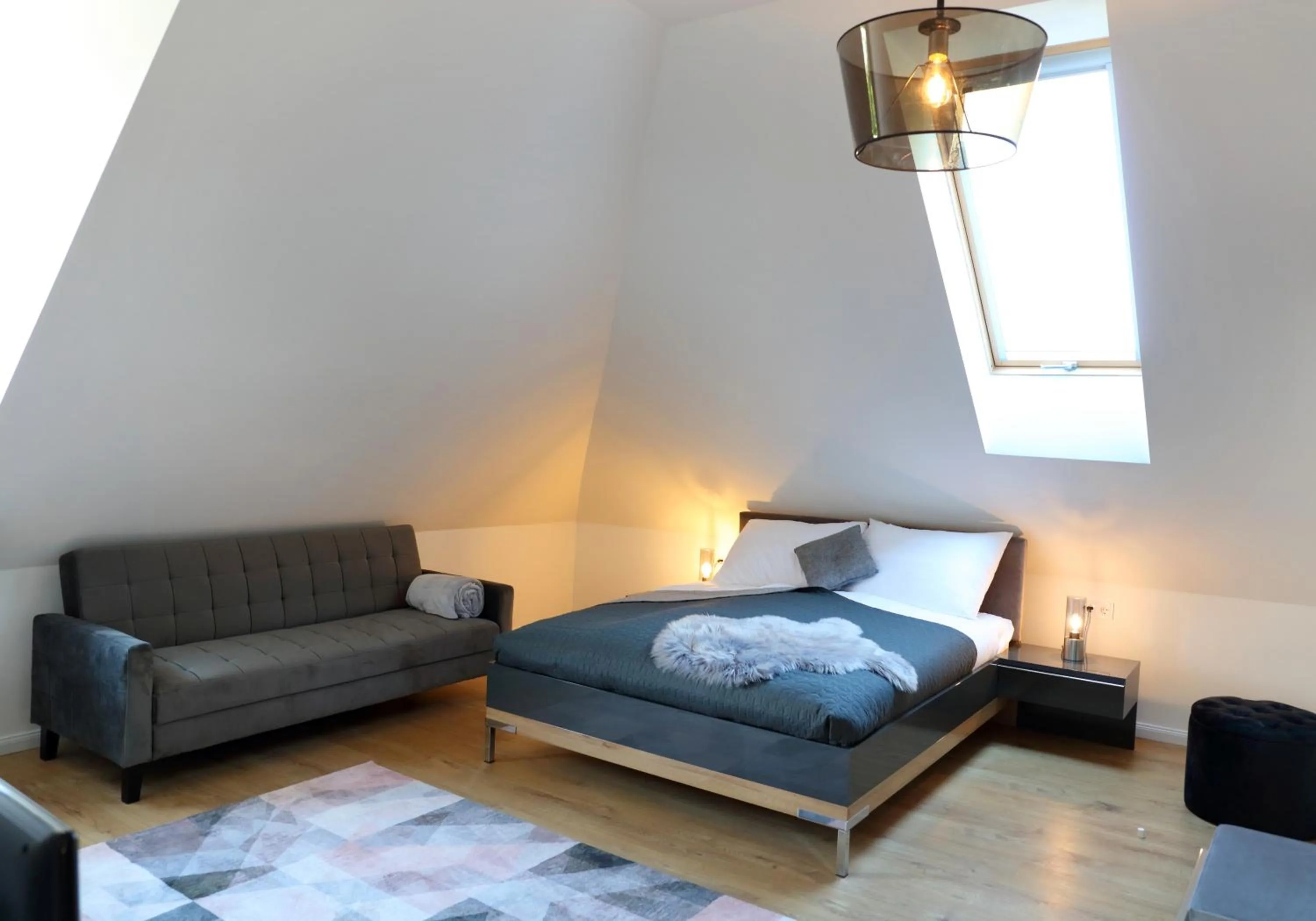 Photo of the whole room, Bed in Duna P'Art Panzió