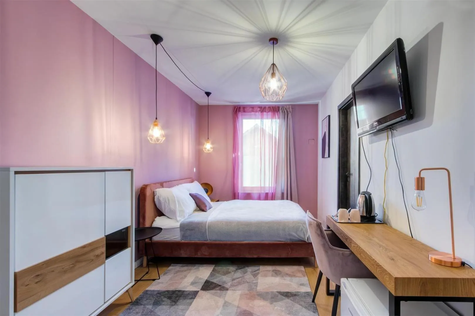 TV and multimedia, Bed in Duna P'Art Panzió