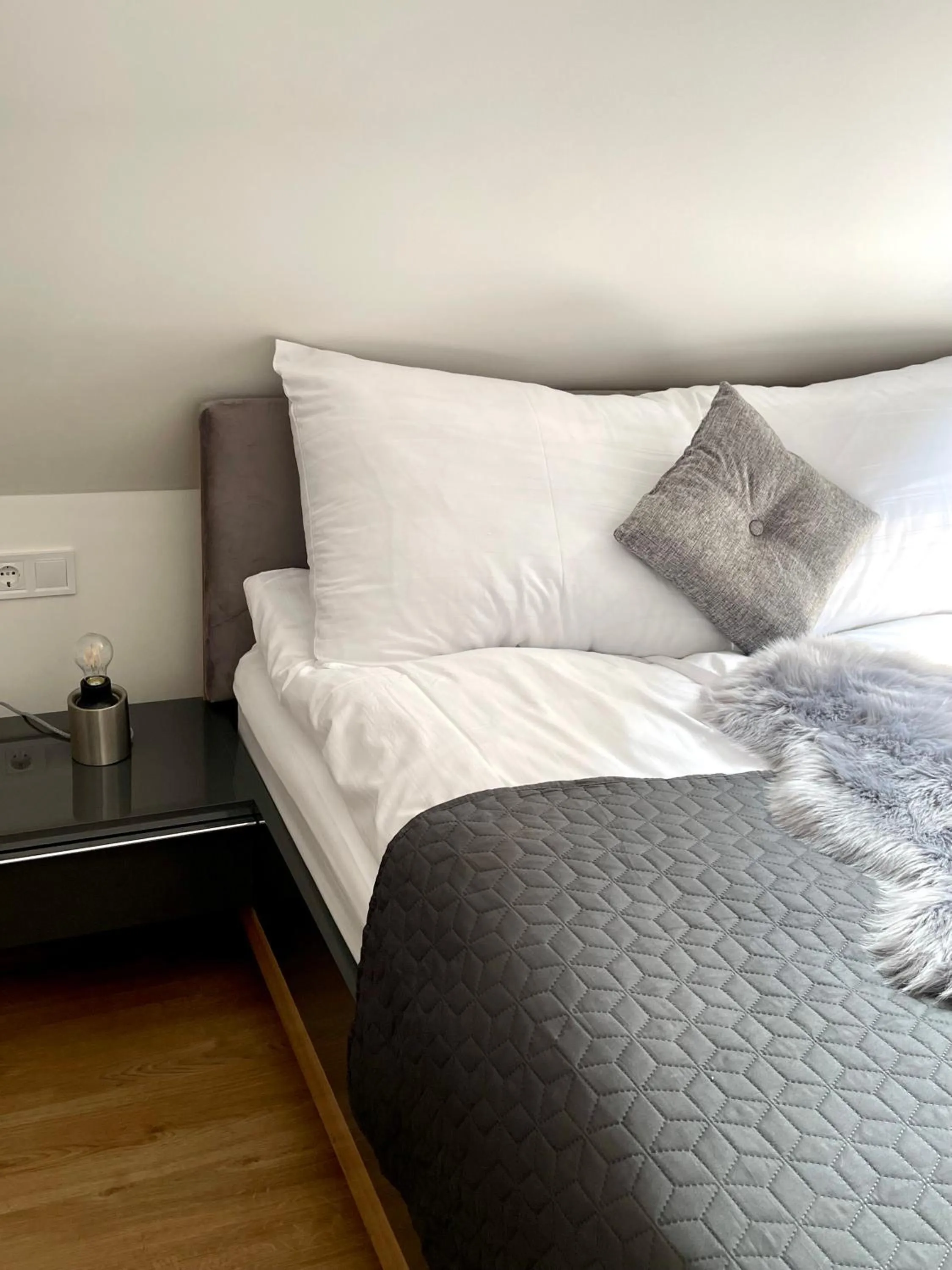 Photo of the whole room, Bed in Duna P'Art Panzió