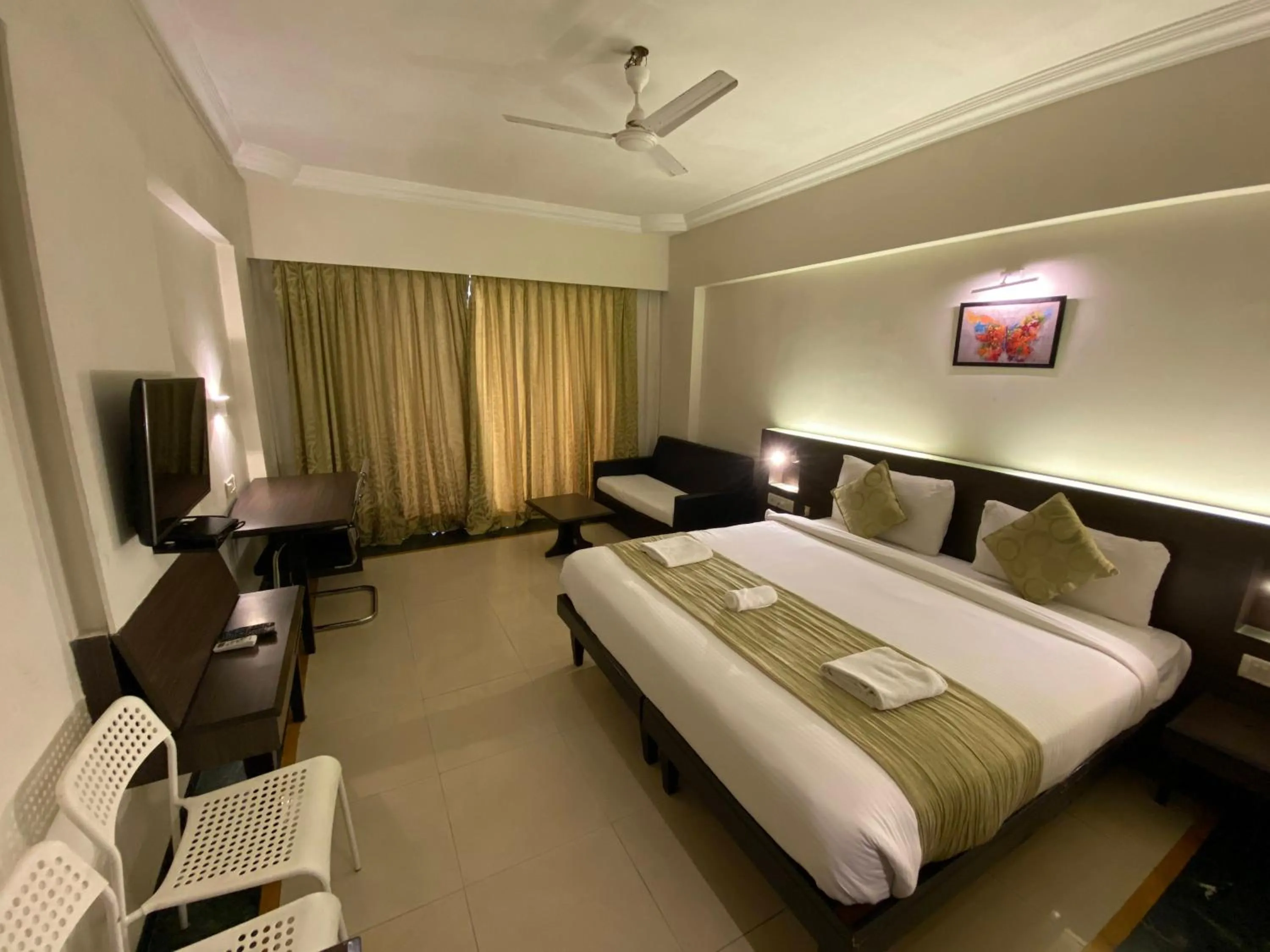 Bed in Aron Resort Lonavala - Near Old Mumbai Pune Highway
