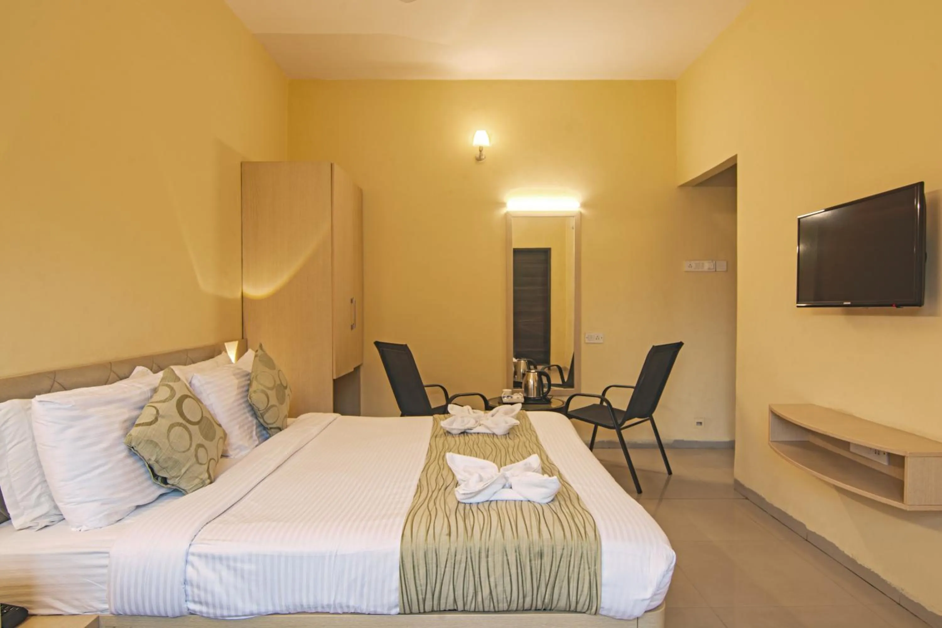 Bed in Aron Resort Lonavala - Near Old Mumbai Pune Highway