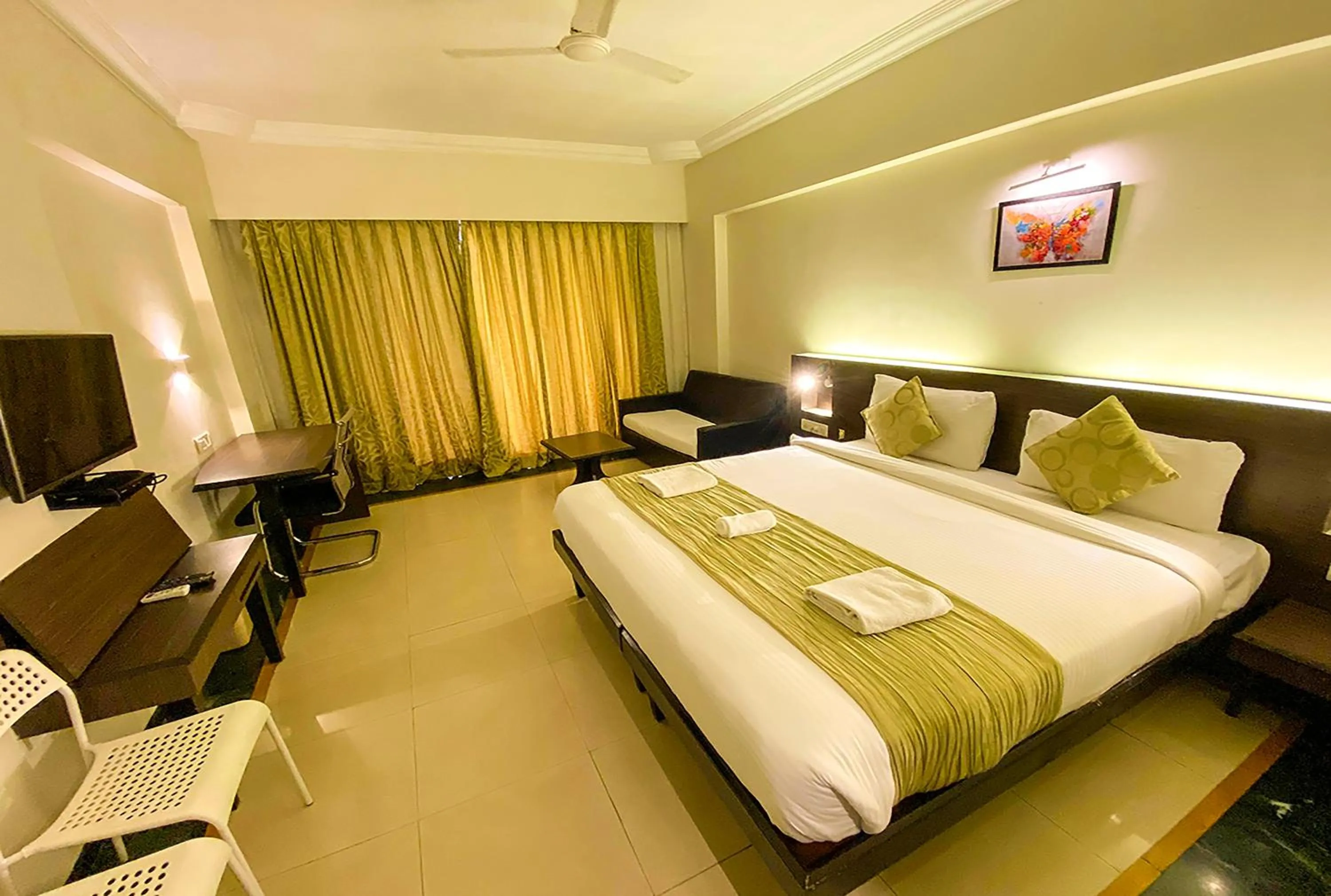 Photo of the whole room, Bed in Aron Resort Lonavala - Near Old Mumbai Pune Highway