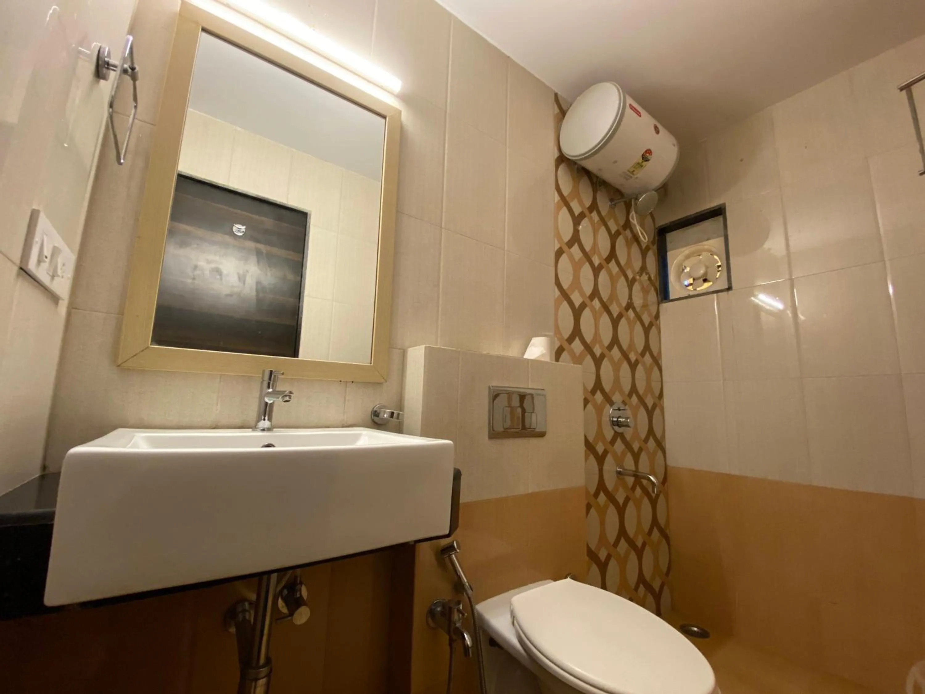 Shower in Aron Resort Lonavala - Near Old Mumbai Pune Highway